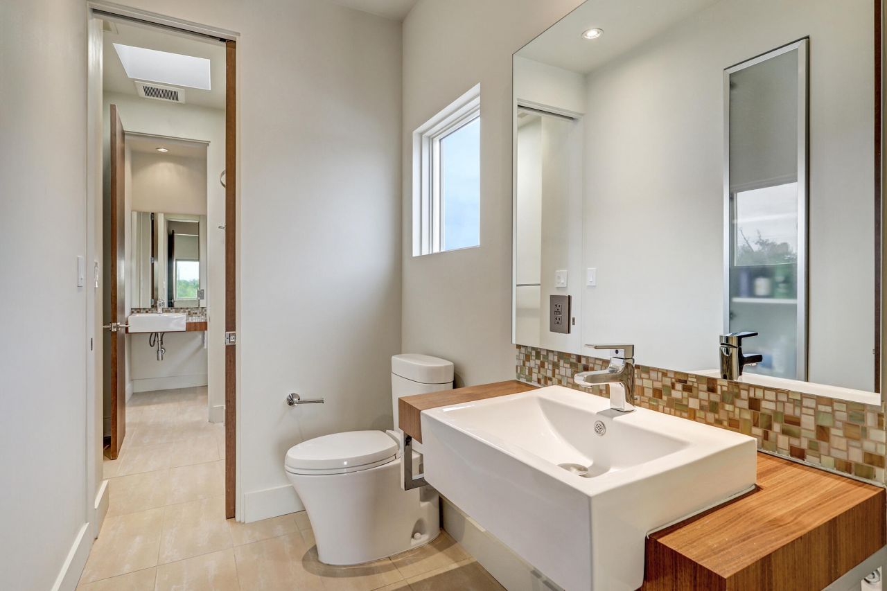 Albuquerque, New Mexico, 87104, United States, 4 Bedrooms Bedrooms, ,4 BathroomsBathrooms,Residential,For Sale,1940748