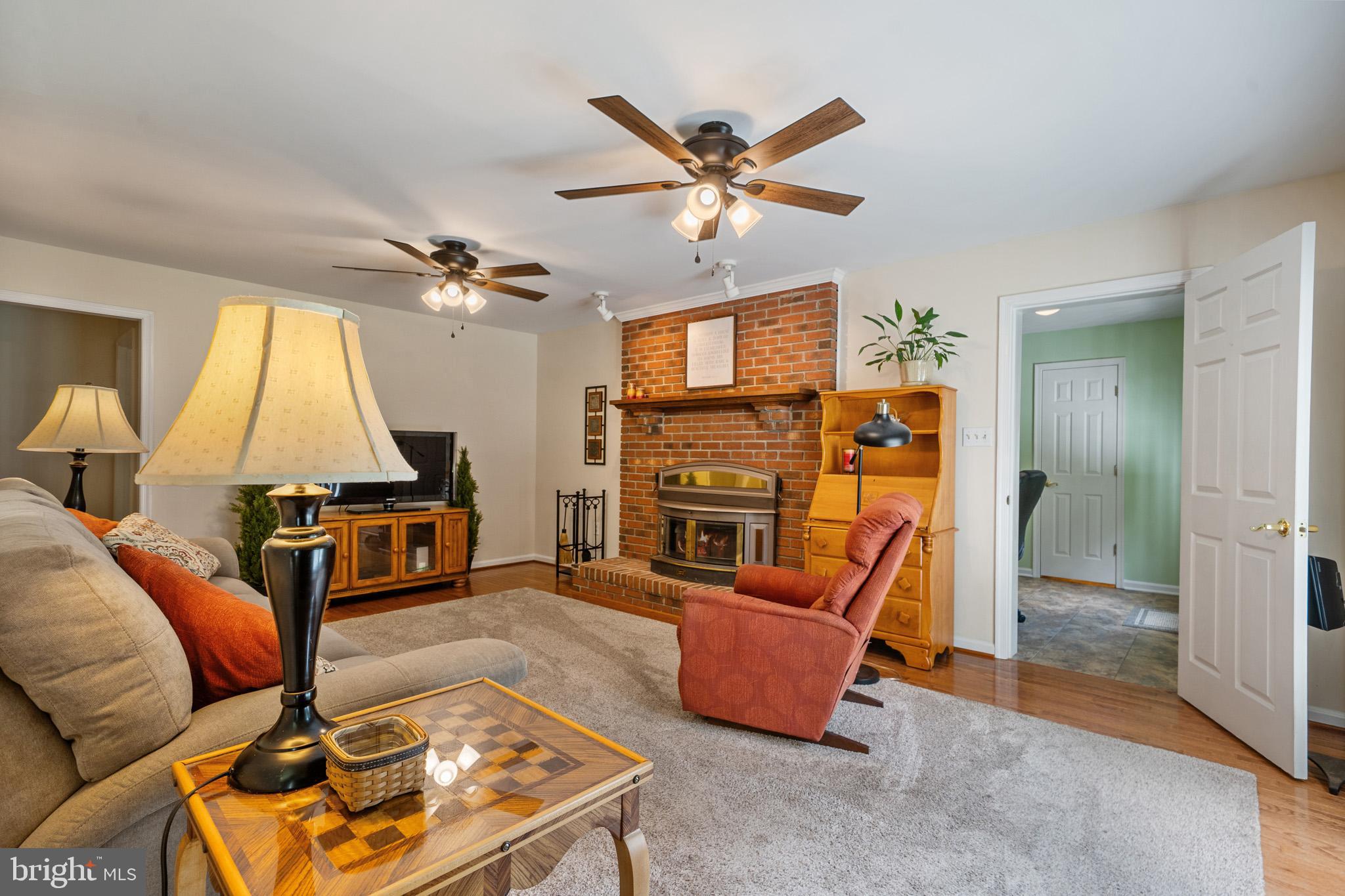 La Plata, Maryland, 20646, United States, 5 Bedrooms Bedrooms, ,3 BathroomsBathrooms,Residential,For Sale,1922915