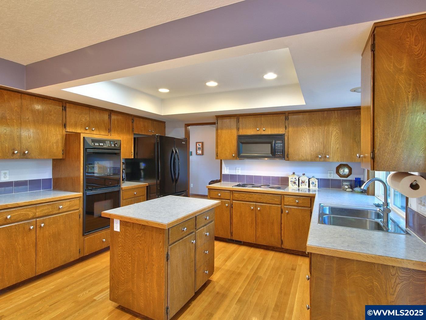 Portland, Oregon, 97229, United States, 4 Bedrooms Bedrooms, ,3 BathroomsBathrooms,Residential,For Sale,1958422