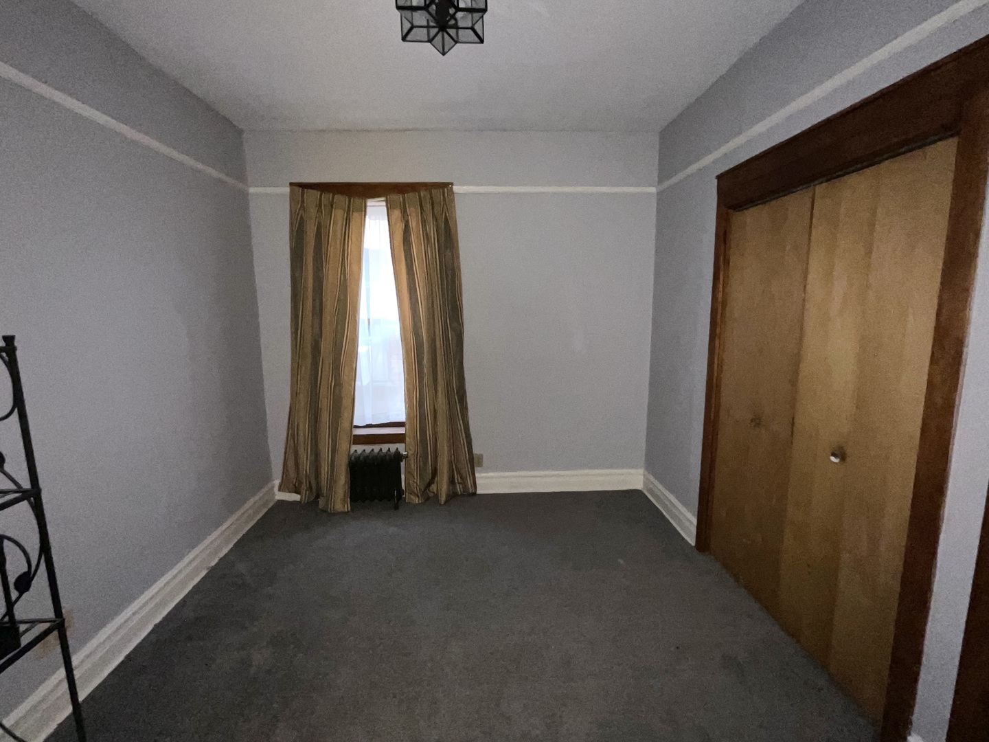 Chicago, Illinois, 60615, United States, 5 Bedrooms Bedrooms, ,3 BathroomsBathrooms,Residential,For Sale,1961563