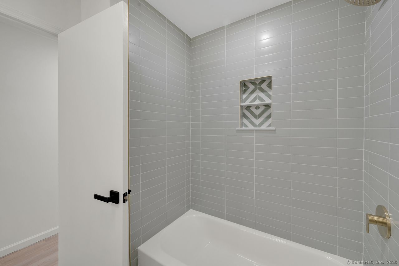 Milford, Connecticut, 06461, United States, 4 Bedrooms Bedrooms, ,3 BathroomsBathrooms,Residential,For Sale,1932741
