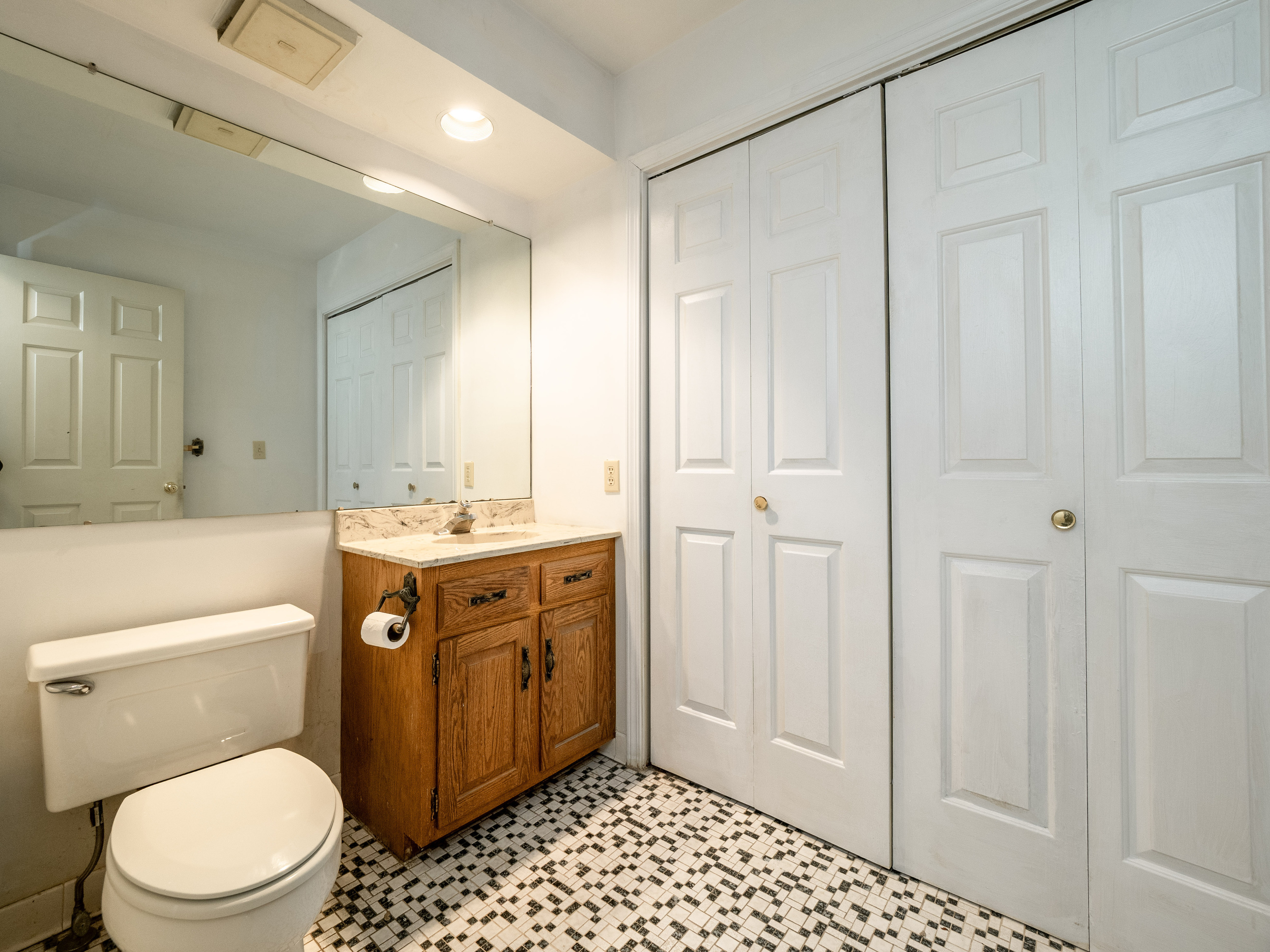 Redding, Connecticut, 06896, United States, 5 Bedrooms Bedrooms, ,5 BathroomsBathrooms,Residential,For Sale,1997100