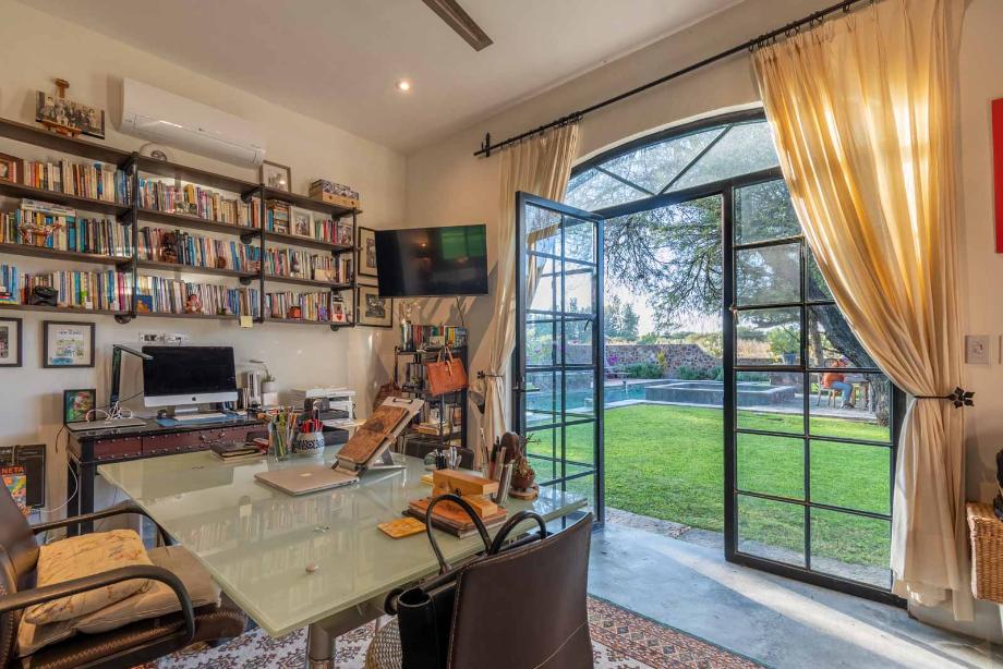 San Miguel de Allende, Guanajuato, 37893, Mexico, 5 Bedrooms Bedrooms, ,5 BathroomsBathrooms,Residential,For Sale,1991635