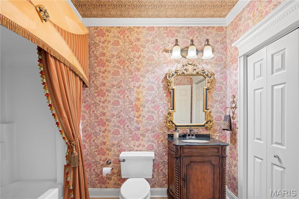 Charleston, Missouri, 63834, United States, 5 Bedrooms Bedrooms, ,4 BathroomsBathrooms,Residential,For Sale,1938215