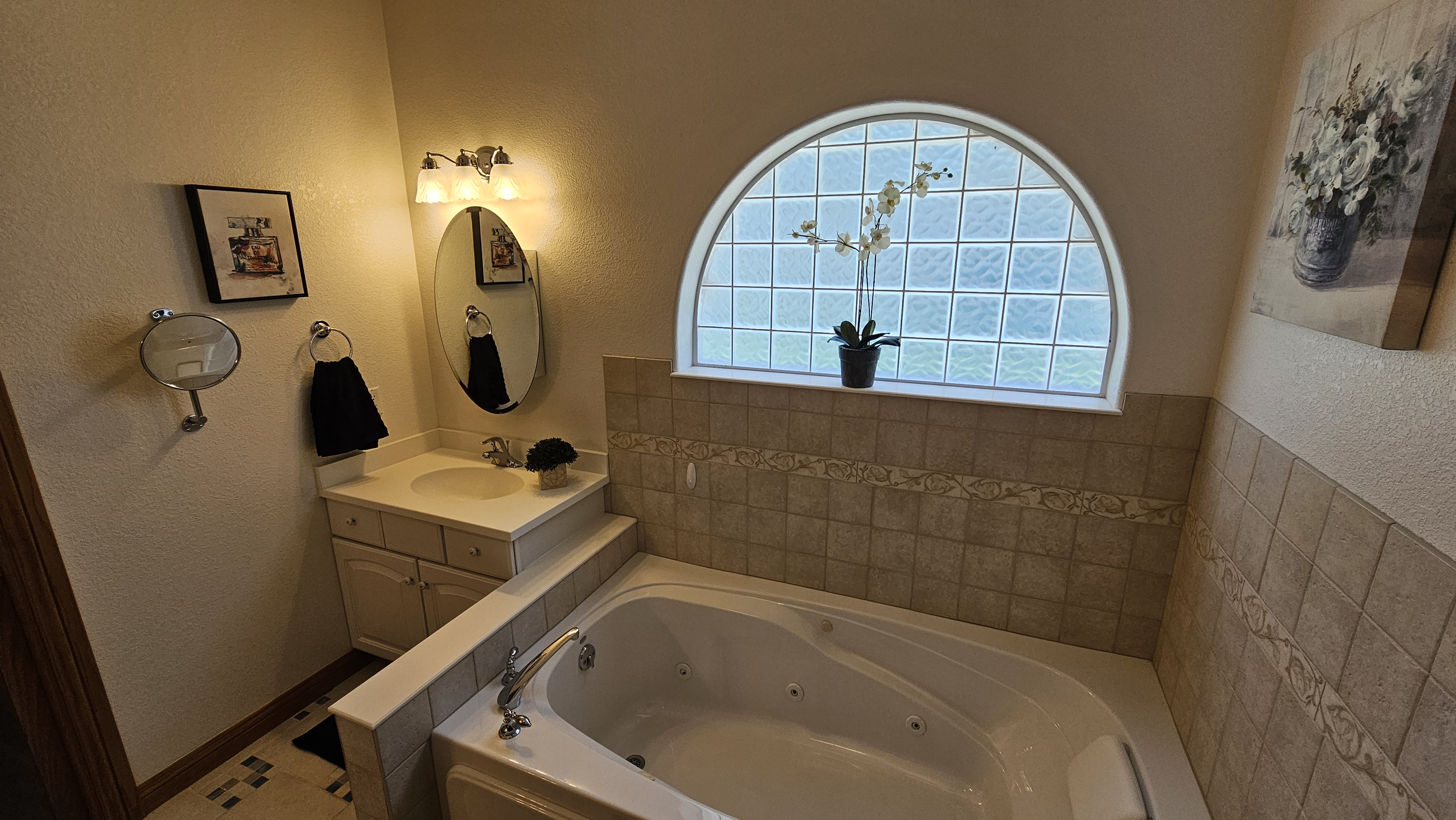 Fort Morgan, Colorado, 80701, United States, 5 Bedrooms Bedrooms, ,3 BathroomsBathrooms,Residential,For Sale,1983878