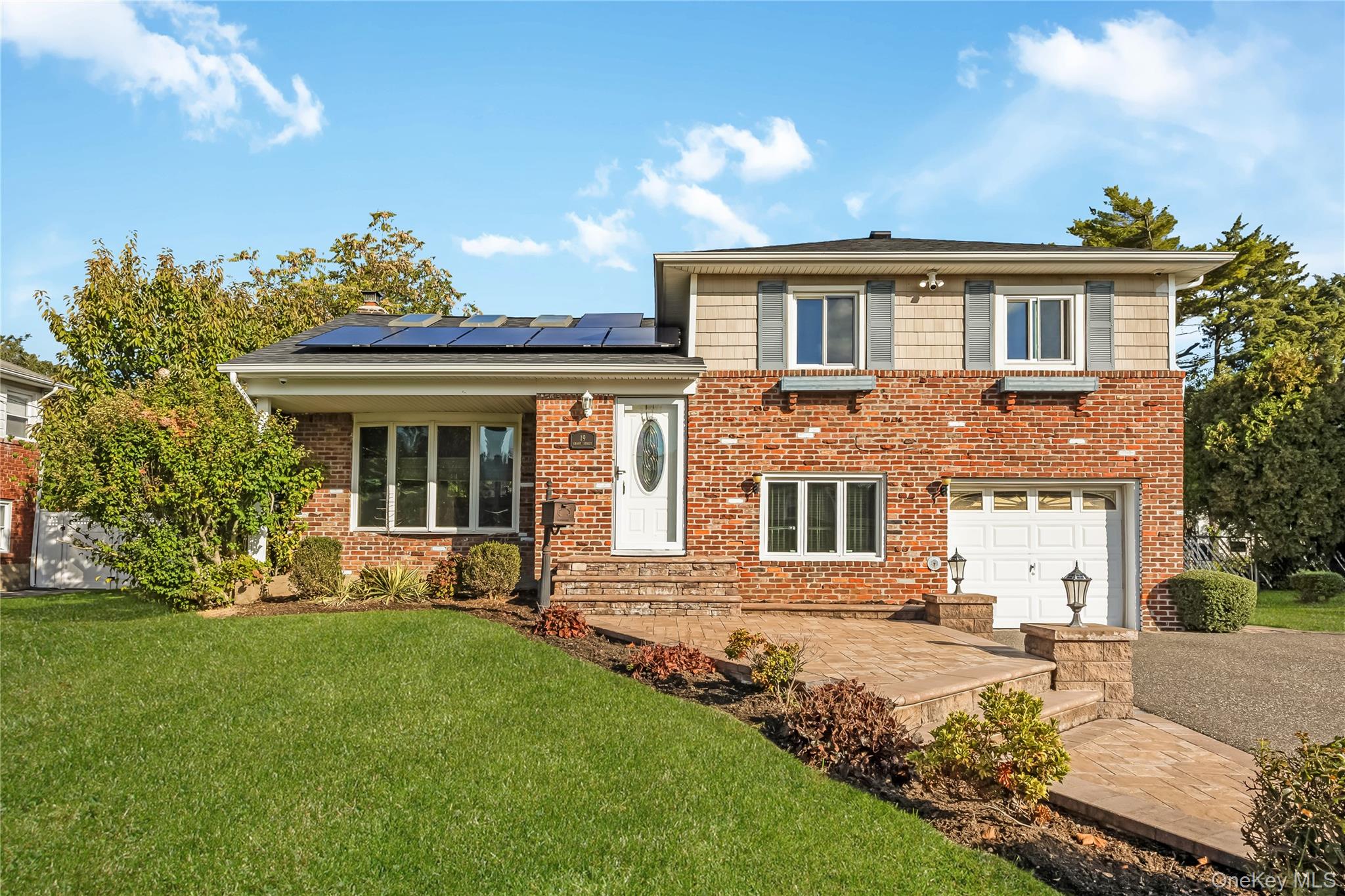 Grant St, Farmingdale, NY 11735