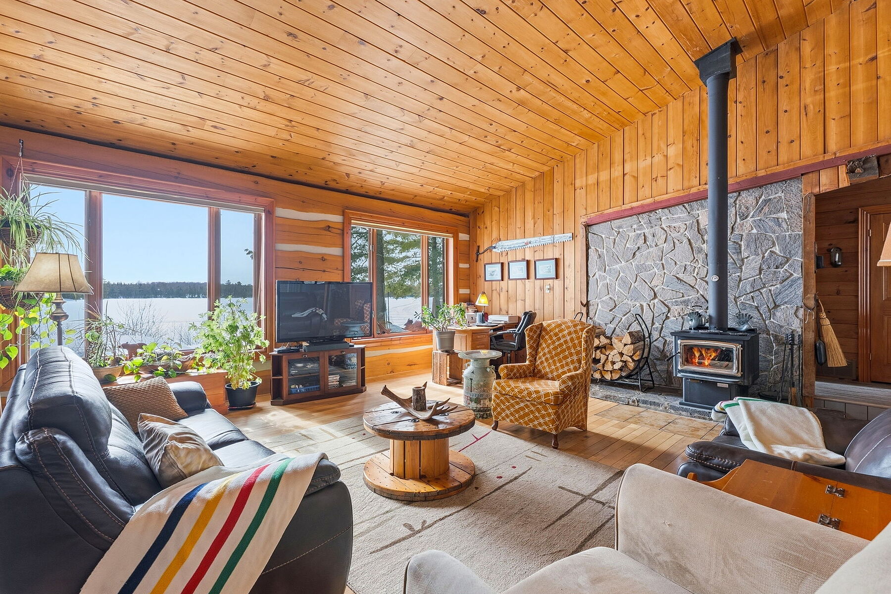  Meadow Lake Log Home - 物件實景