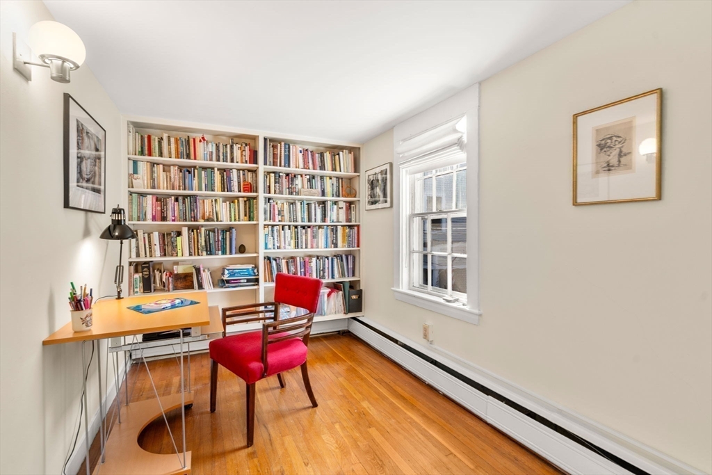 Cambridge, Massachusetts, 02139, United States, 3 Bedrooms Bedrooms, ,2 BathroomsBathrooms,Residential,For Sale,1940619