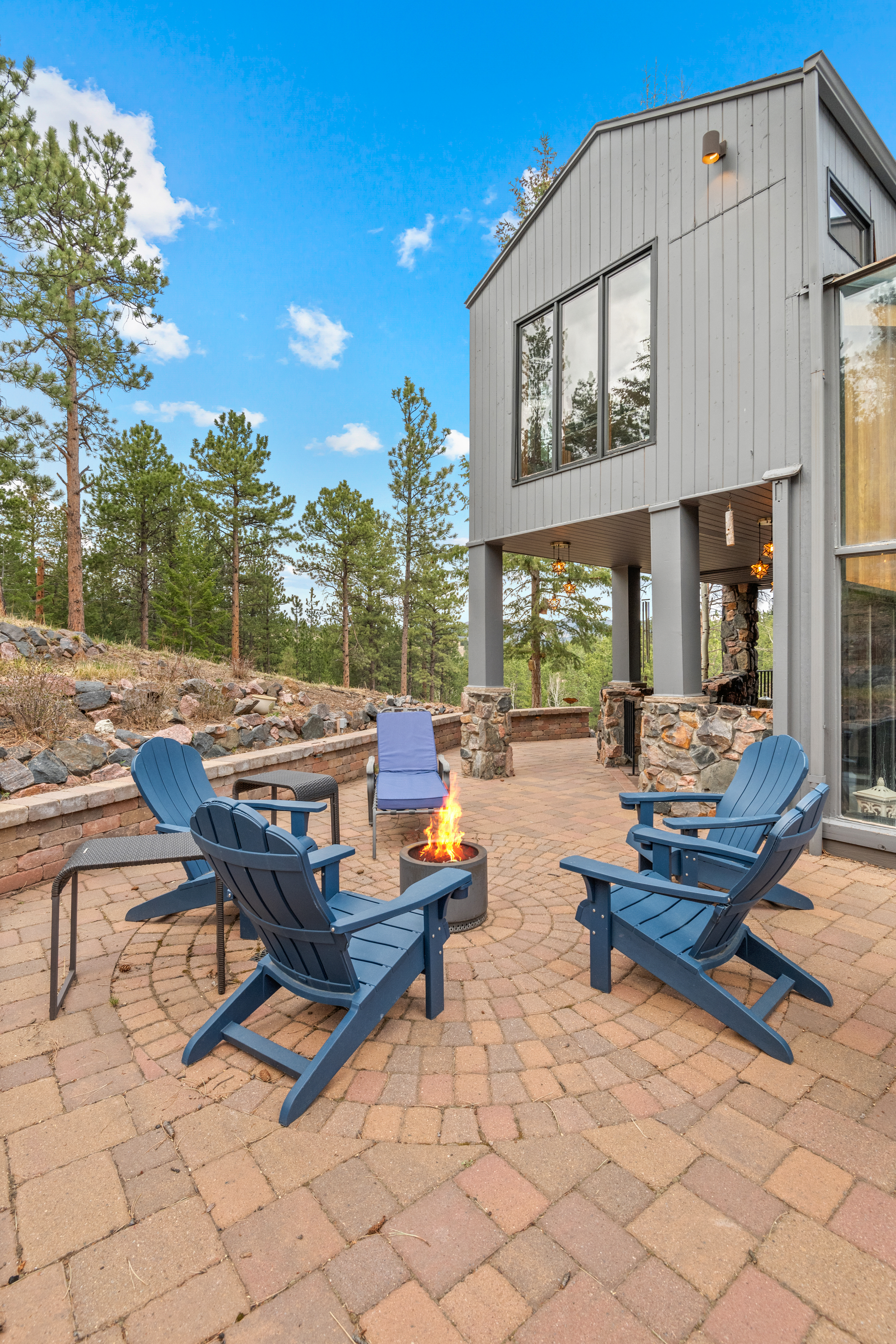  Discover the Pinnacle of Mountain Living at This Meticulously Reimagined Estate - 物件實景