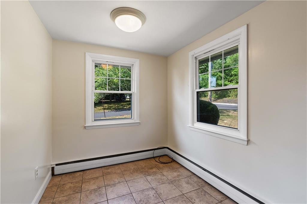 Portsmouth, Rhode Island, 02871, United States, 3 Bedrooms Bedrooms, ,2 BathroomsBathrooms,Residential,For Sale,1974528