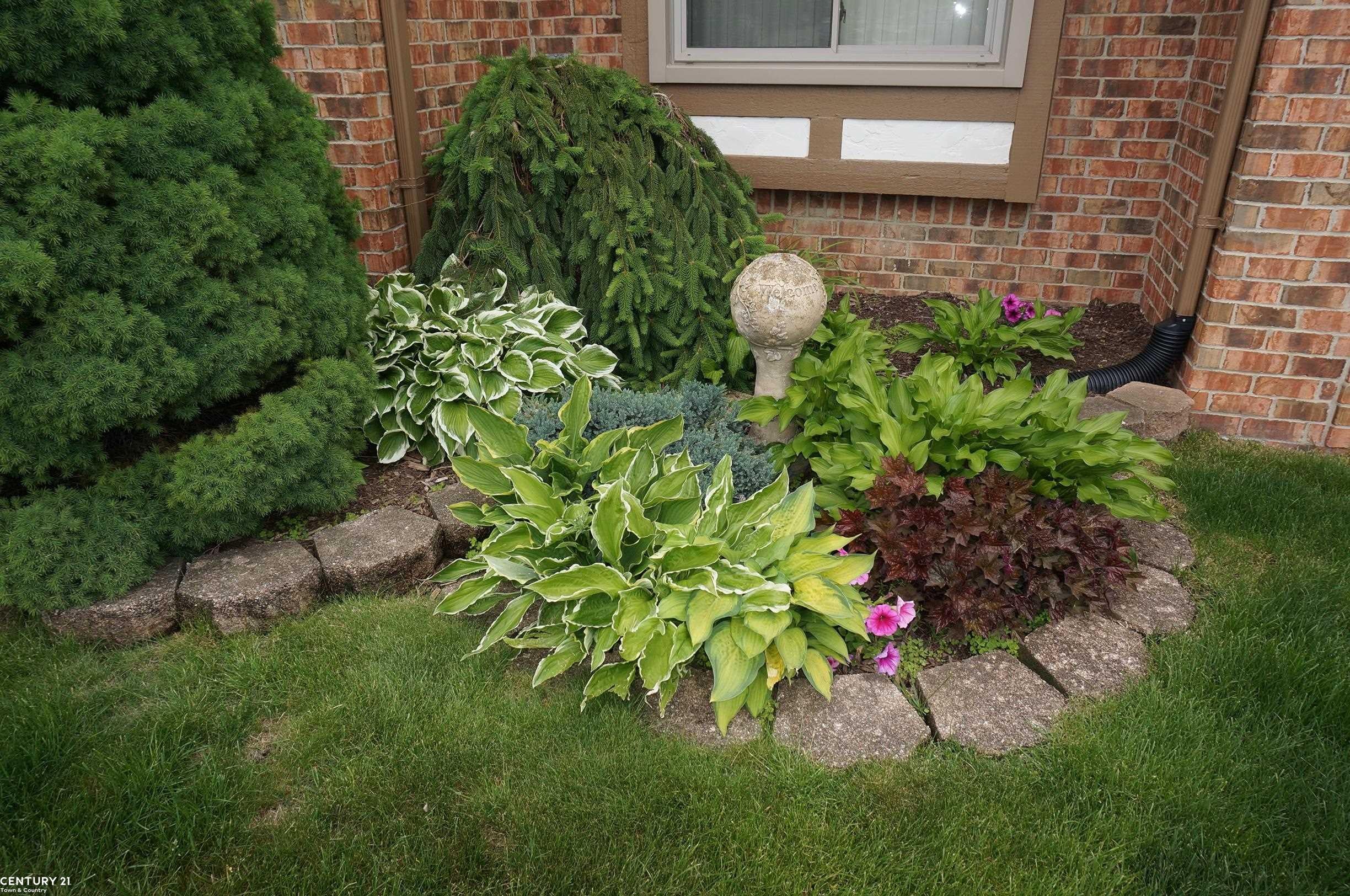 Macomb Twp, Michigan, 48044, United States, 4 Bedrooms Bedrooms, ,4 BathroomsBathrooms,Residential,For Sale,1894299