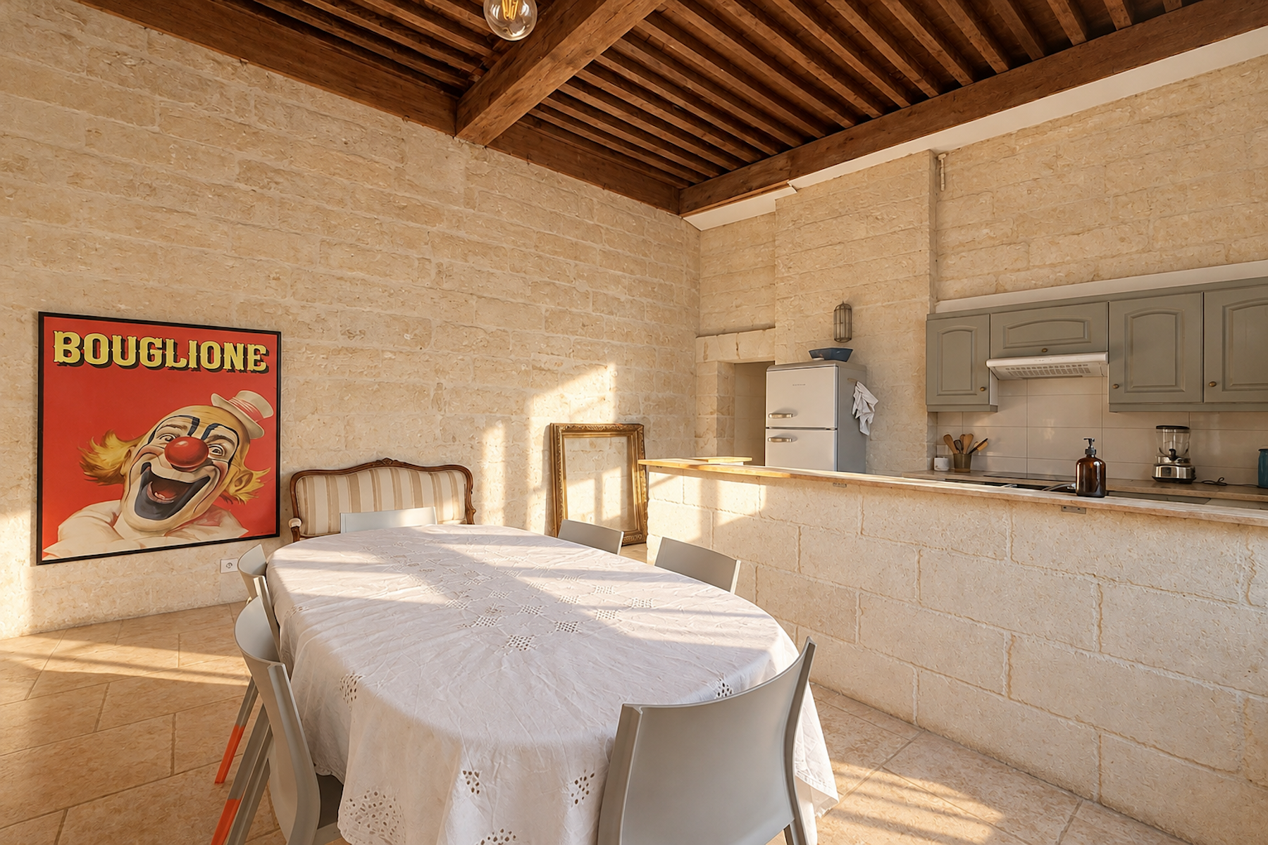  17th Century Private Mansion - 105 m² - Steps from Place aux Herbes - 物件實景