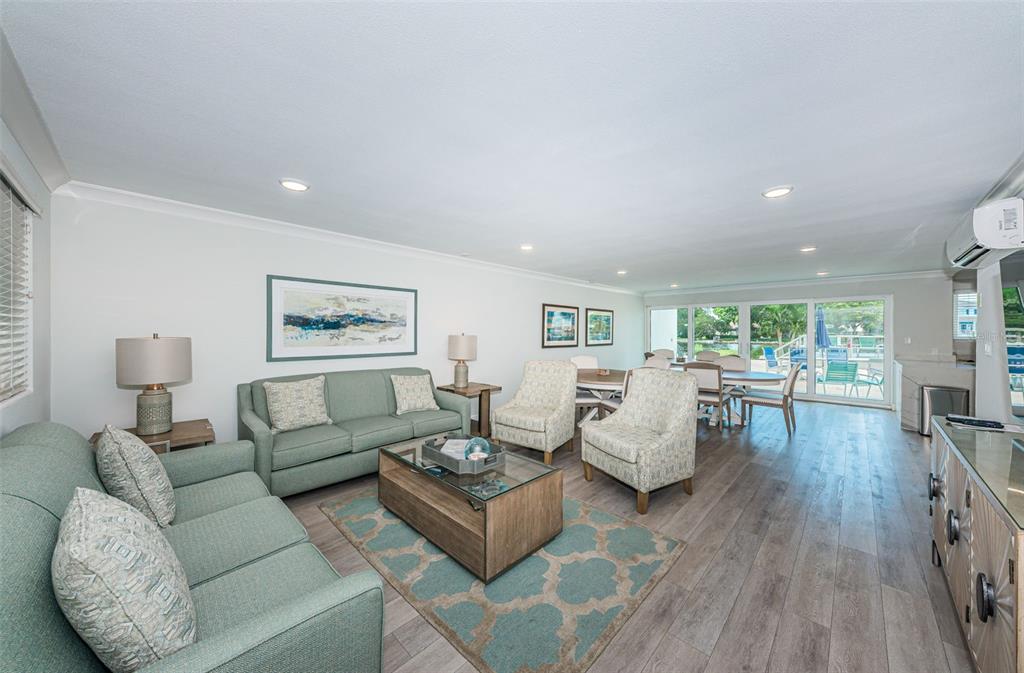 St Petersburg, Florida, 33704, United States, 2 Bedrooms Bedrooms, ,2 BathroomsBathrooms,Residential,For Sale,1989115