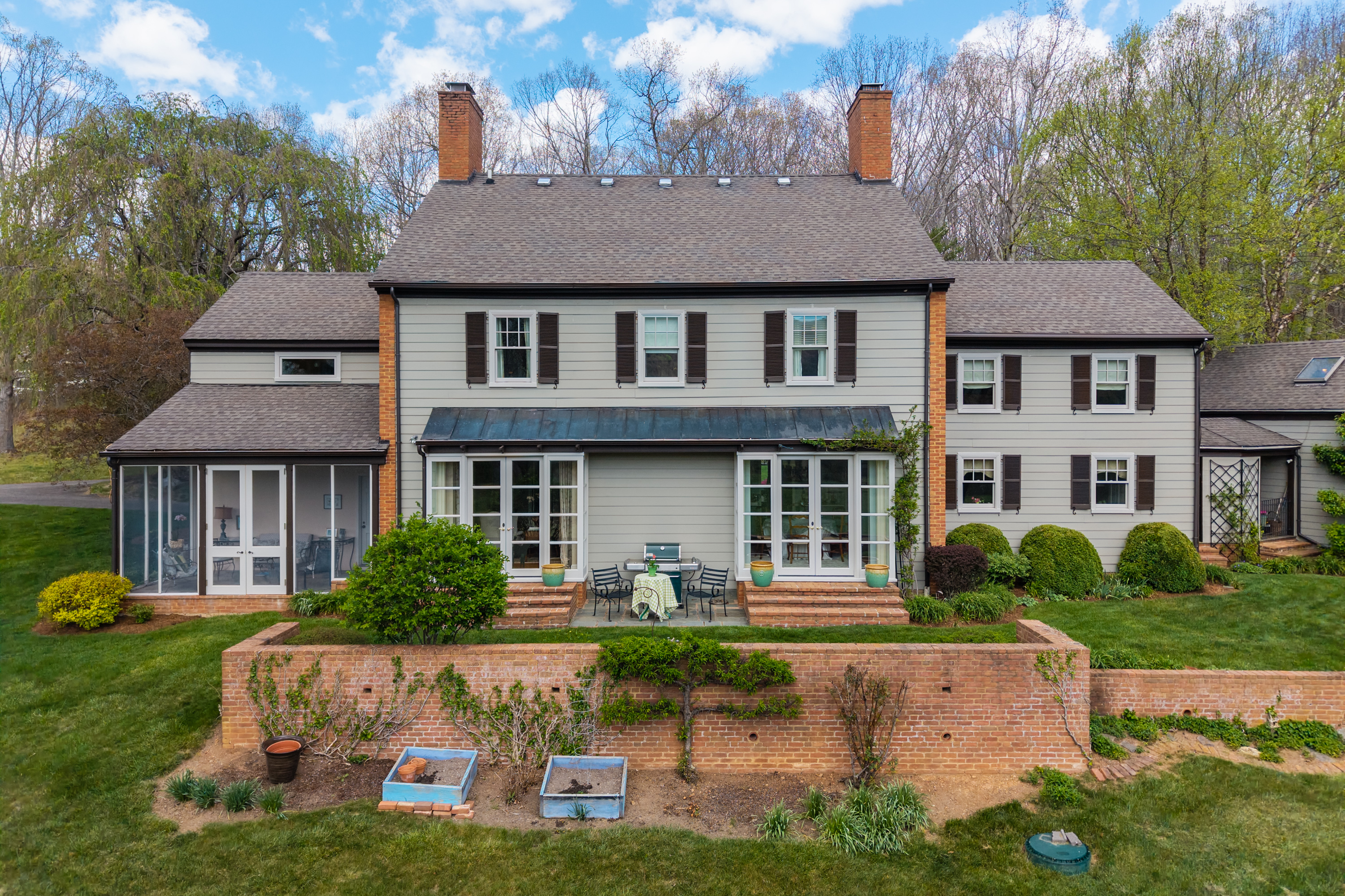  5614 Hot Springs Rd - 物件實景