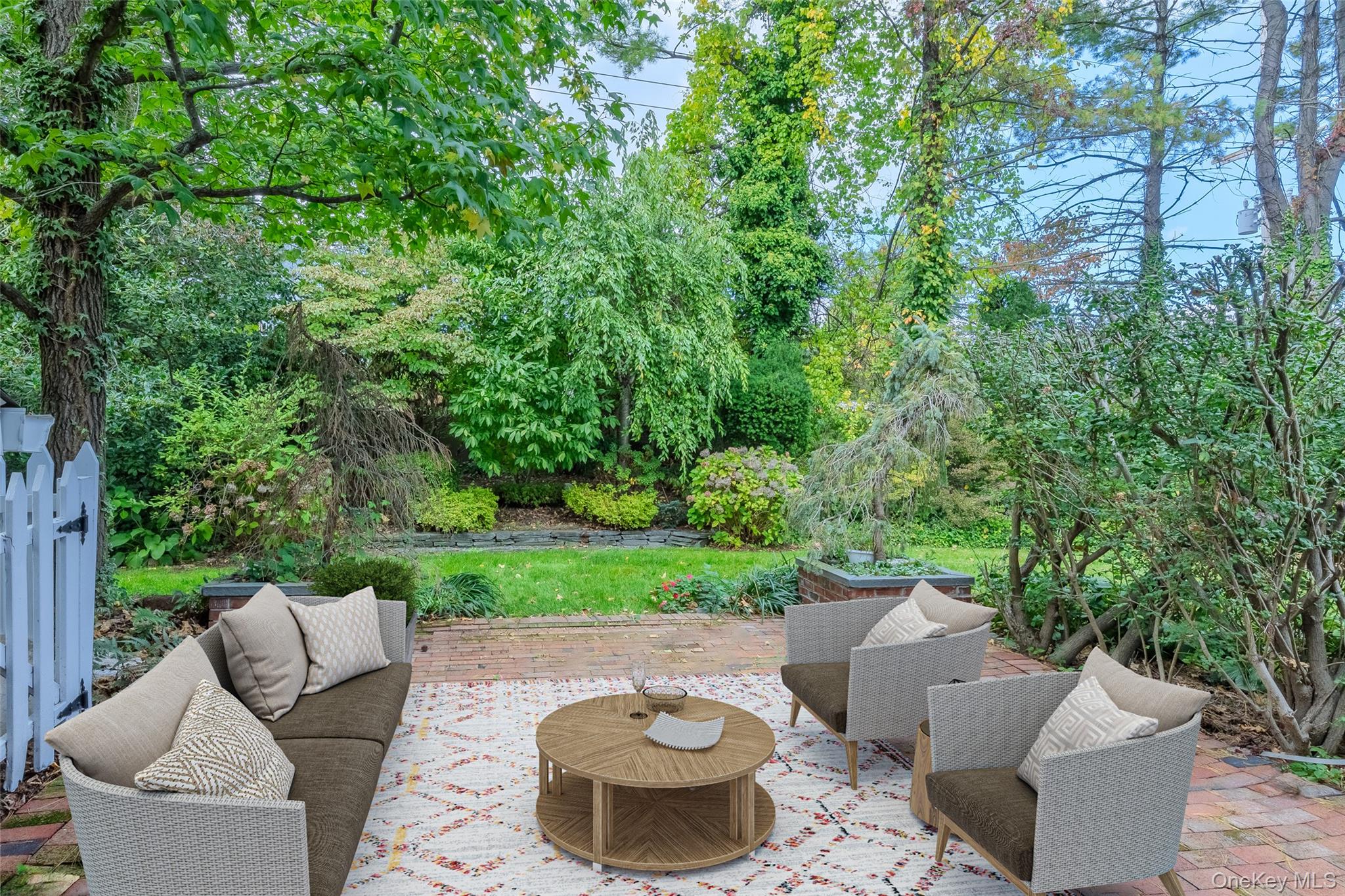 Huntington Station, New York, 11746, United States, 2 Bedrooms Bedrooms, ,2 BathroomsBathrooms,Residential,For Sale,1981328