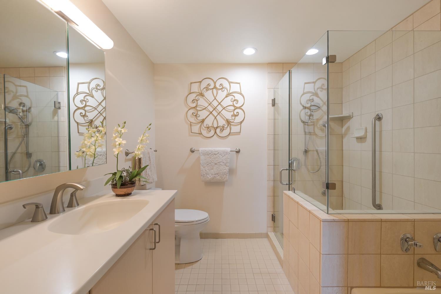 San Rafael, California, 94903, United States, 2 Bedrooms Bedrooms, ,2 BathroomsBathrooms,Residential,For Sale,1987659