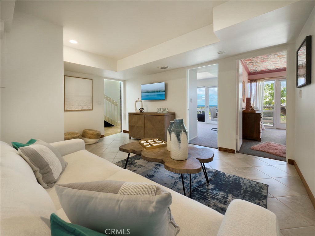 Laguna Beach, California, 92651, United States, 3 Bedrooms Bedrooms, ,3 BathroomsBathrooms,Residential,For Sale,1927395