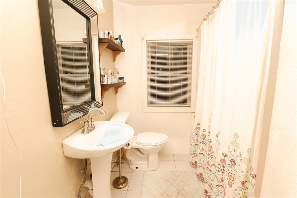 Brockton, Massachusetts, 02301, United States, 3 Bedrooms Bedrooms, ,2 BathroomsBathrooms,Residential,For Sale,1955678