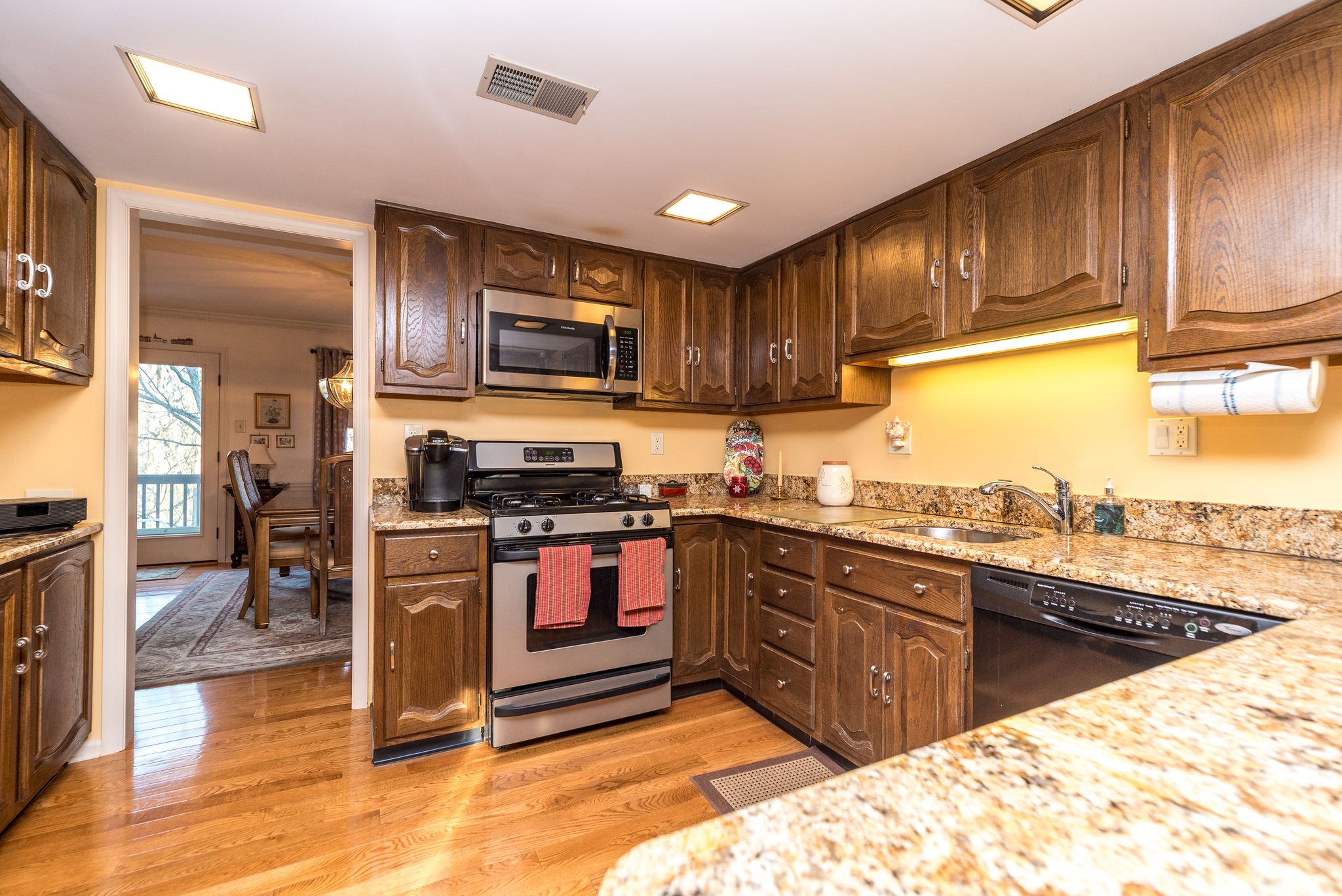 Chesterbrook, Pennsylvania, 19087, United States, 2 Bedrooms Bedrooms, ,3 BathroomsBathrooms,Residential,For Sale,1978885