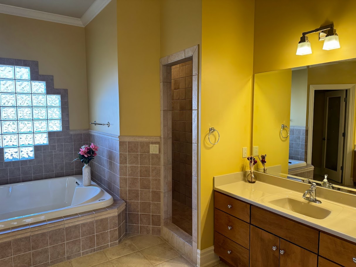 Kirksville, Missouri, 63501, United States, 5 Bedrooms Bedrooms, ,6 BathroomsBathrooms,Residential,For Sale,1982202