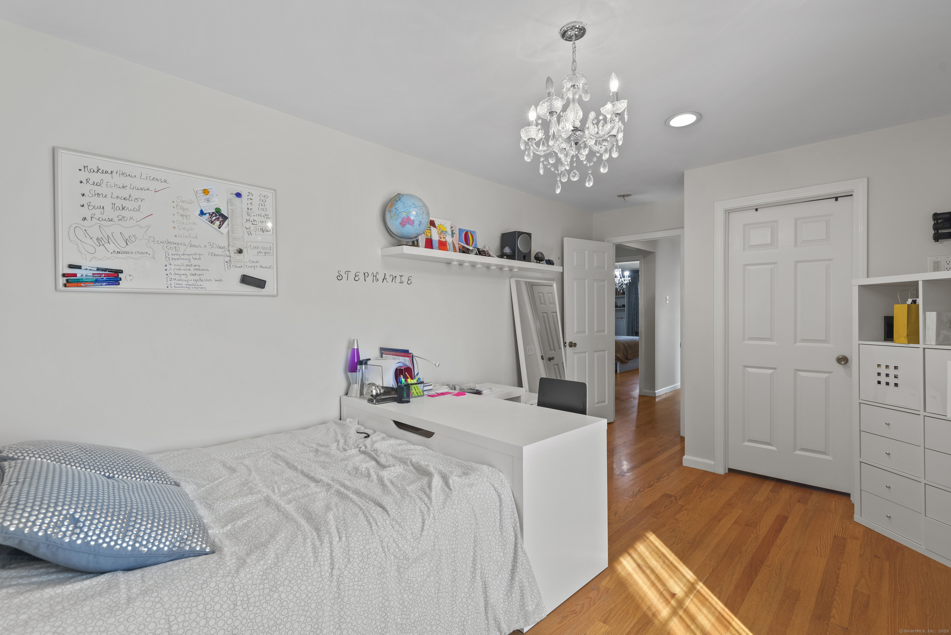 Milford, Connecticut, 06460, United States, 4 Bedrooms Bedrooms, ,3 BathroomsBathrooms,Residential,For Sale,1848853