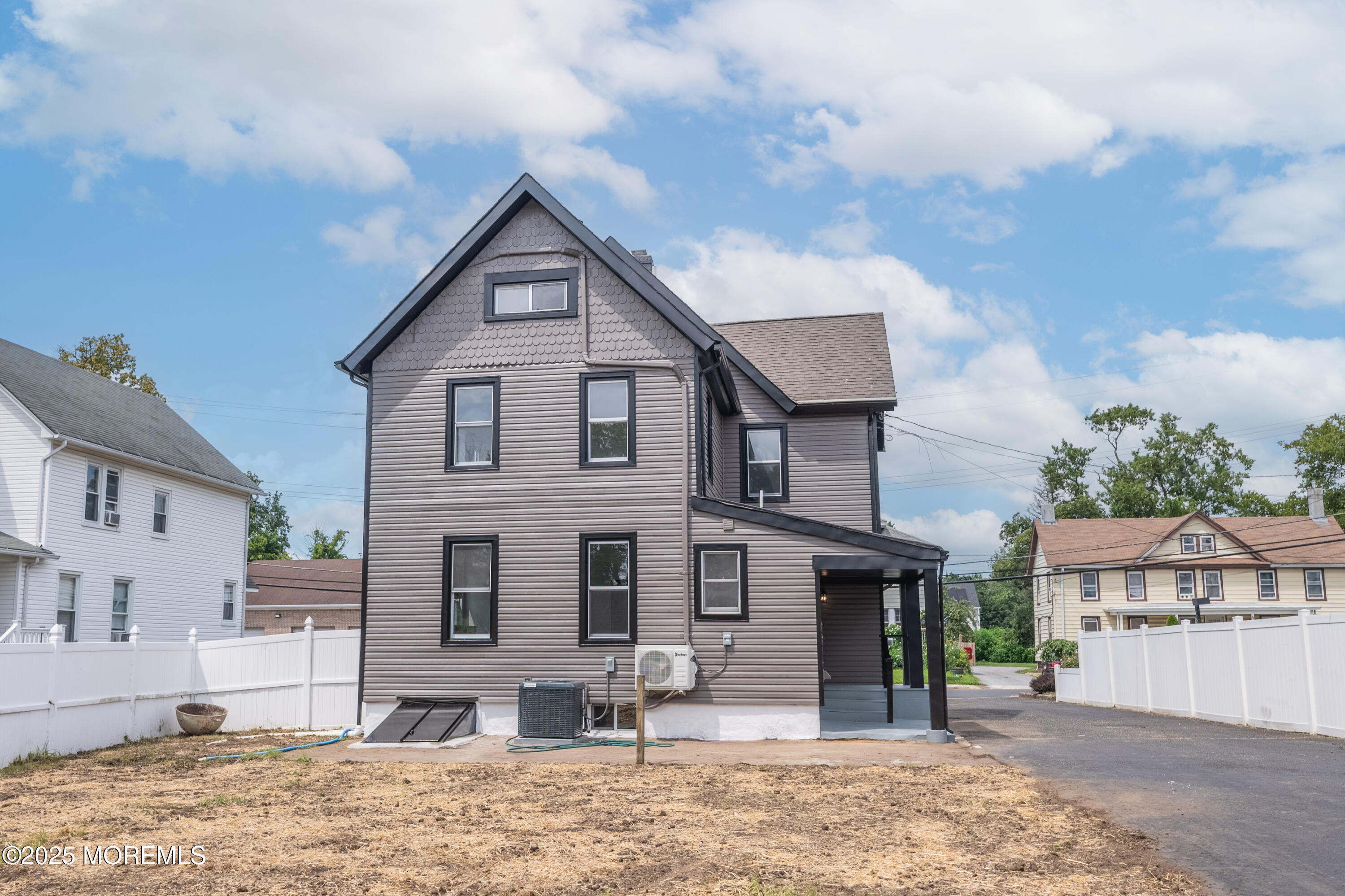 Englishtown, New Jersey, 07726, United States, 6 Bedrooms Bedrooms, ,4 BathroomsBathrooms,Residential,For Sale,1908199