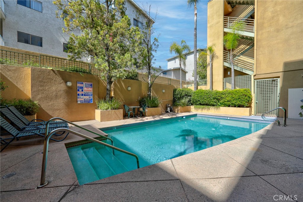 Studio City, California, 91604, United States, 2 Bedrooms Bedrooms, ,3 BathroomsBathrooms,Residential,For Sale,1847940