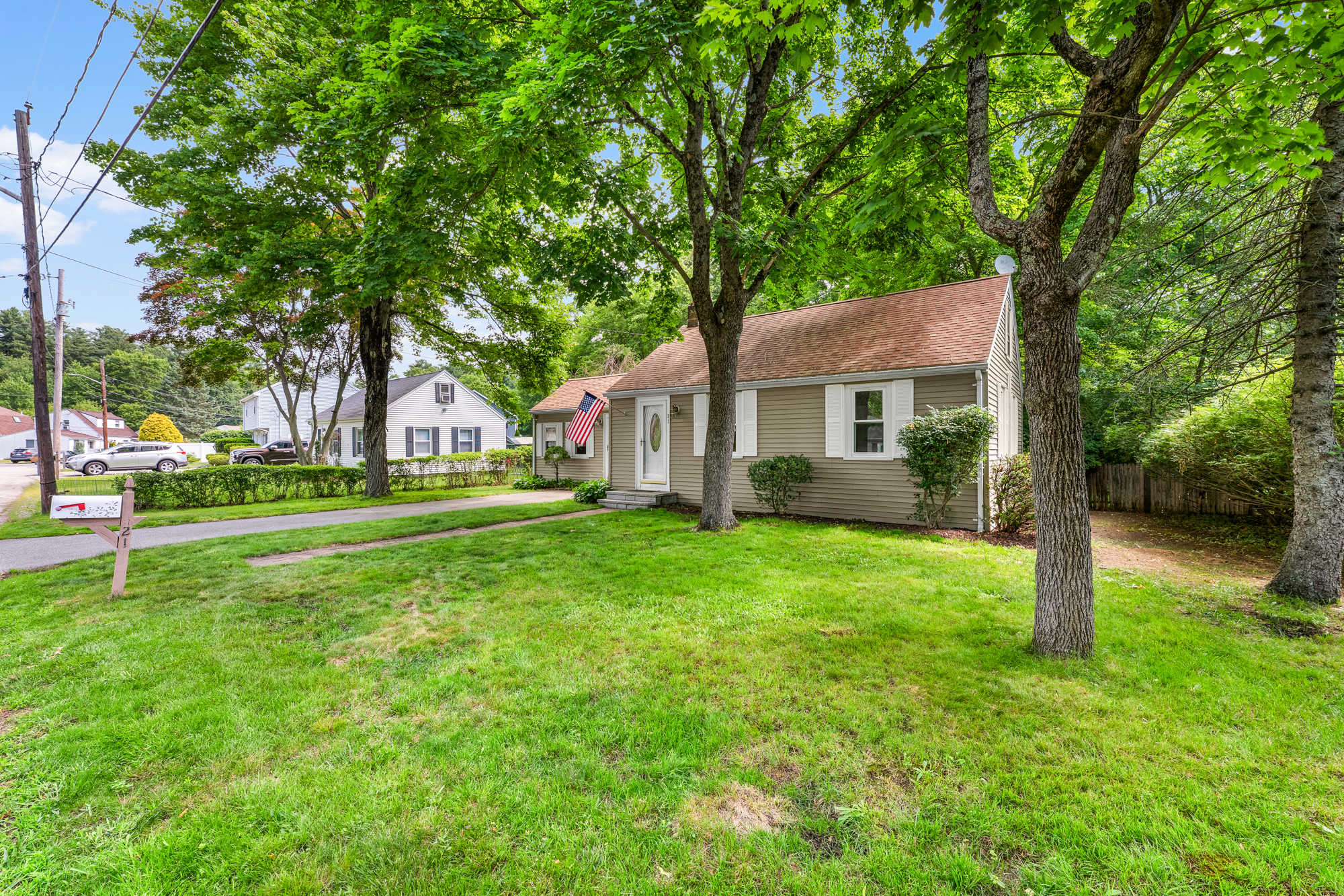  21 Elizabeth Street, Stoughton, MA, 02072 - 物件實景
