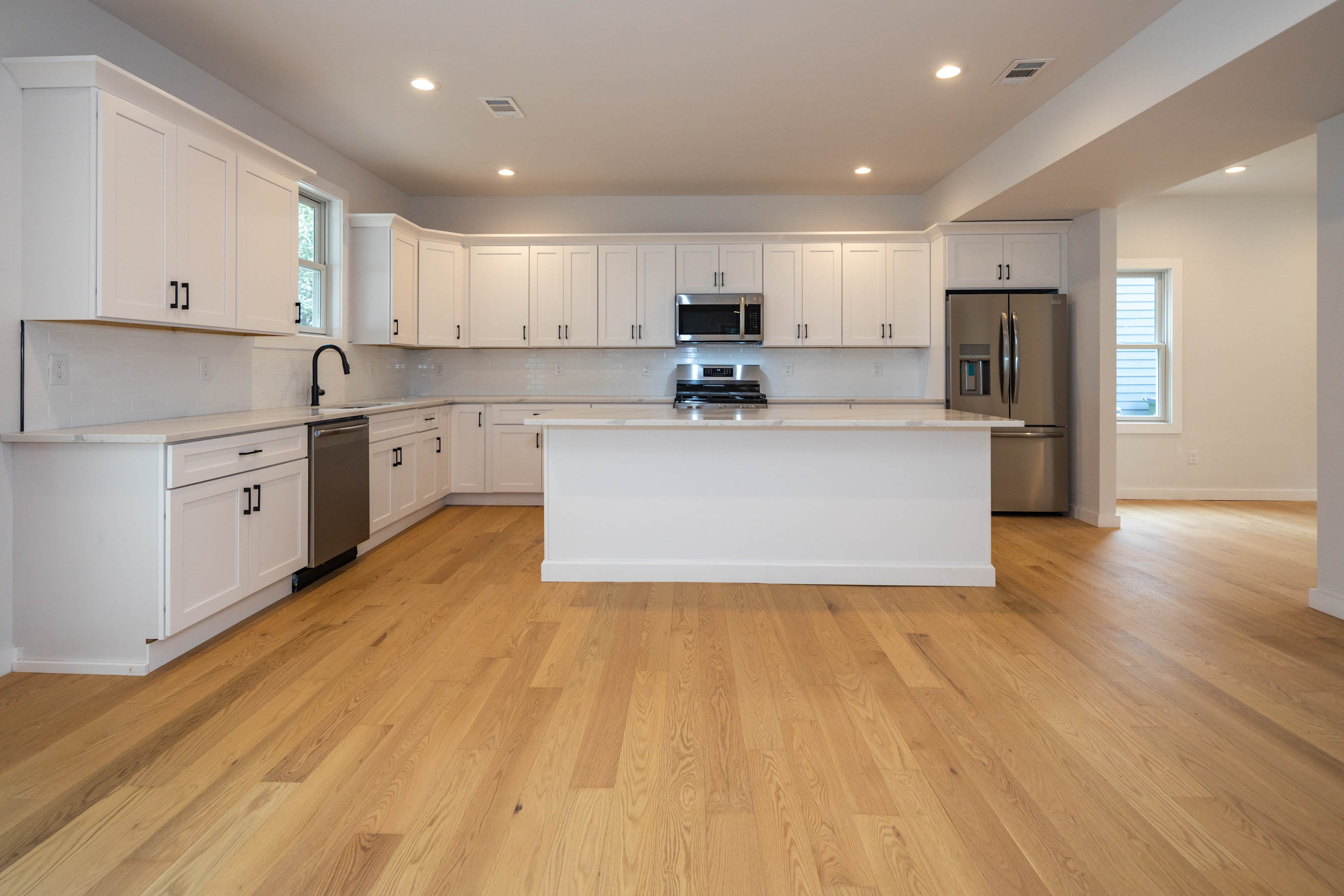Edison, New Jersey, 08817, United States, 5 Bedrooms Bedrooms, ,4 BathroomsBathrooms,Residential,For Sale,1943098