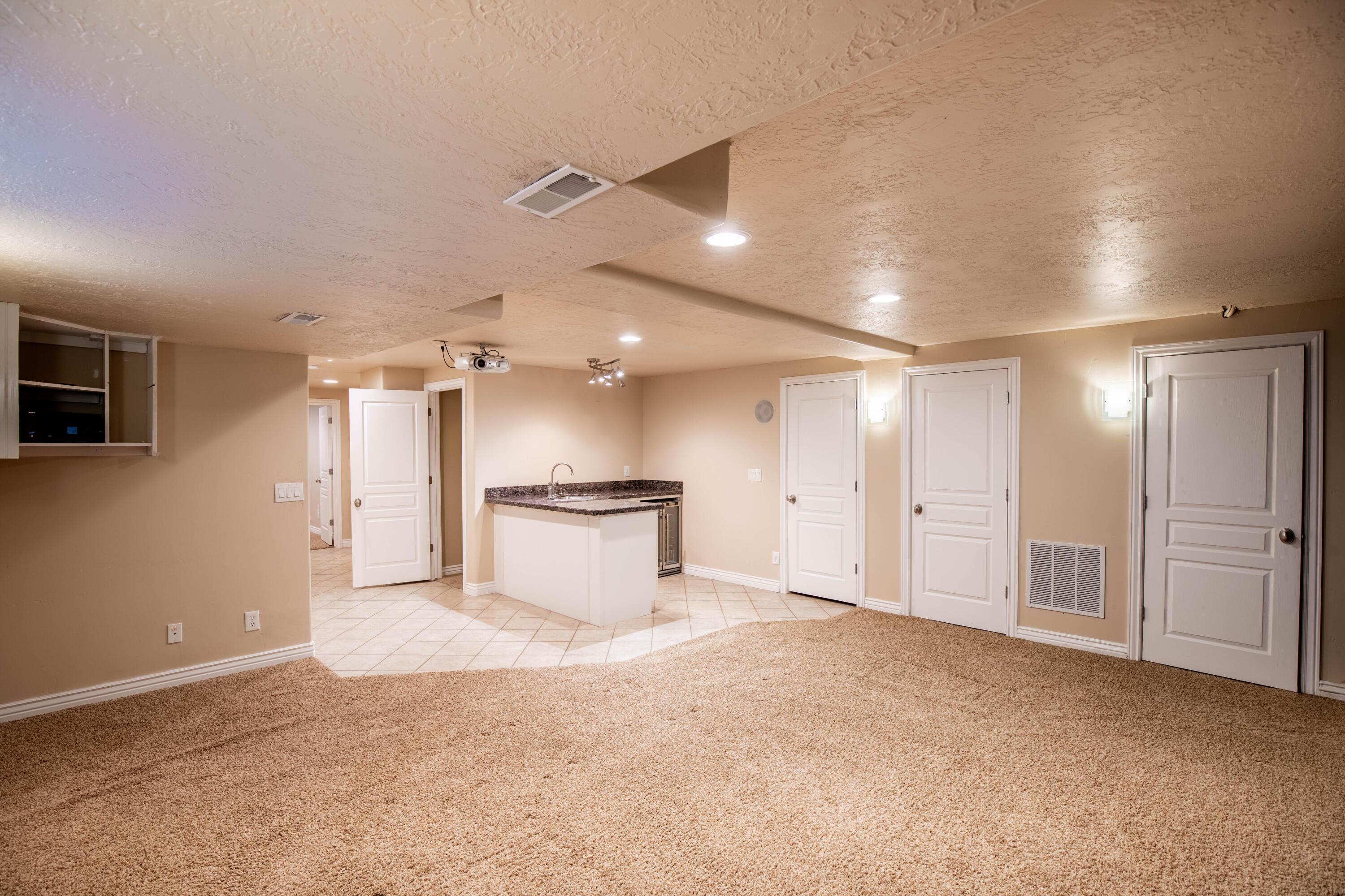LEHI, Utah, 84043, United States, 5 Bedrooms Bedrooms, ,4 BathroomsBathrooms,Residential,For Sale,1935111