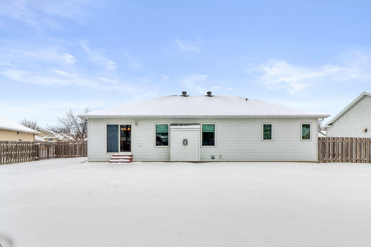 West Fargo, North Dakota, 58078, United States, 3 Bedrooms Bedrooms, ,2 BathroomsBathrooms,Residential,For Sale,2006344