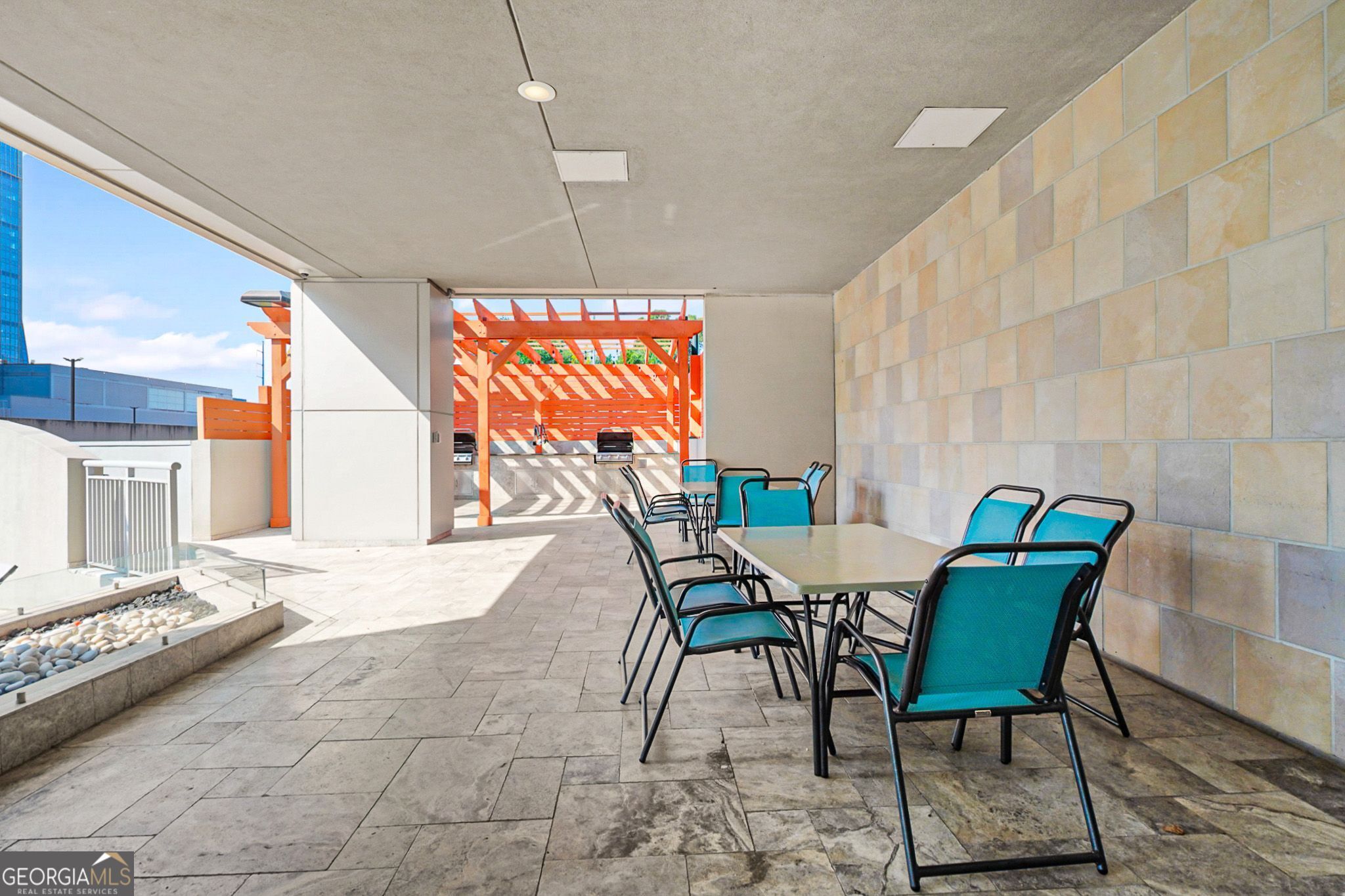 Atlanta, Georgia, 30326, United States, 2 Bedrooms Bedrooms, ,3 BathroomsBathrooms,Residential,For Sale,2001794