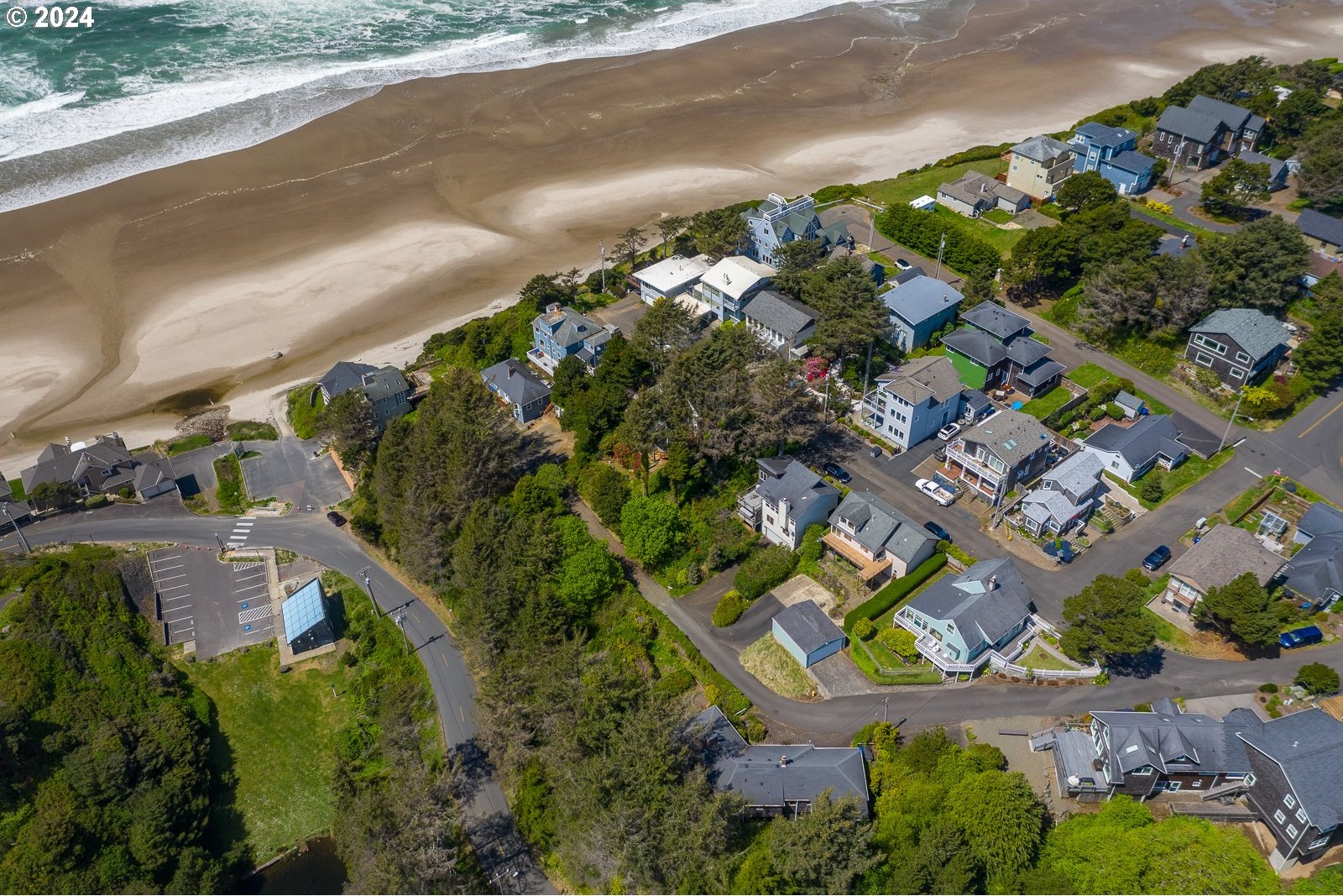Lincoln City, Oregon, 97367, United States, 3 Bedrooms Bedrooms, ,2 BathroomsBathrooms,Residential,For Sale,1735832