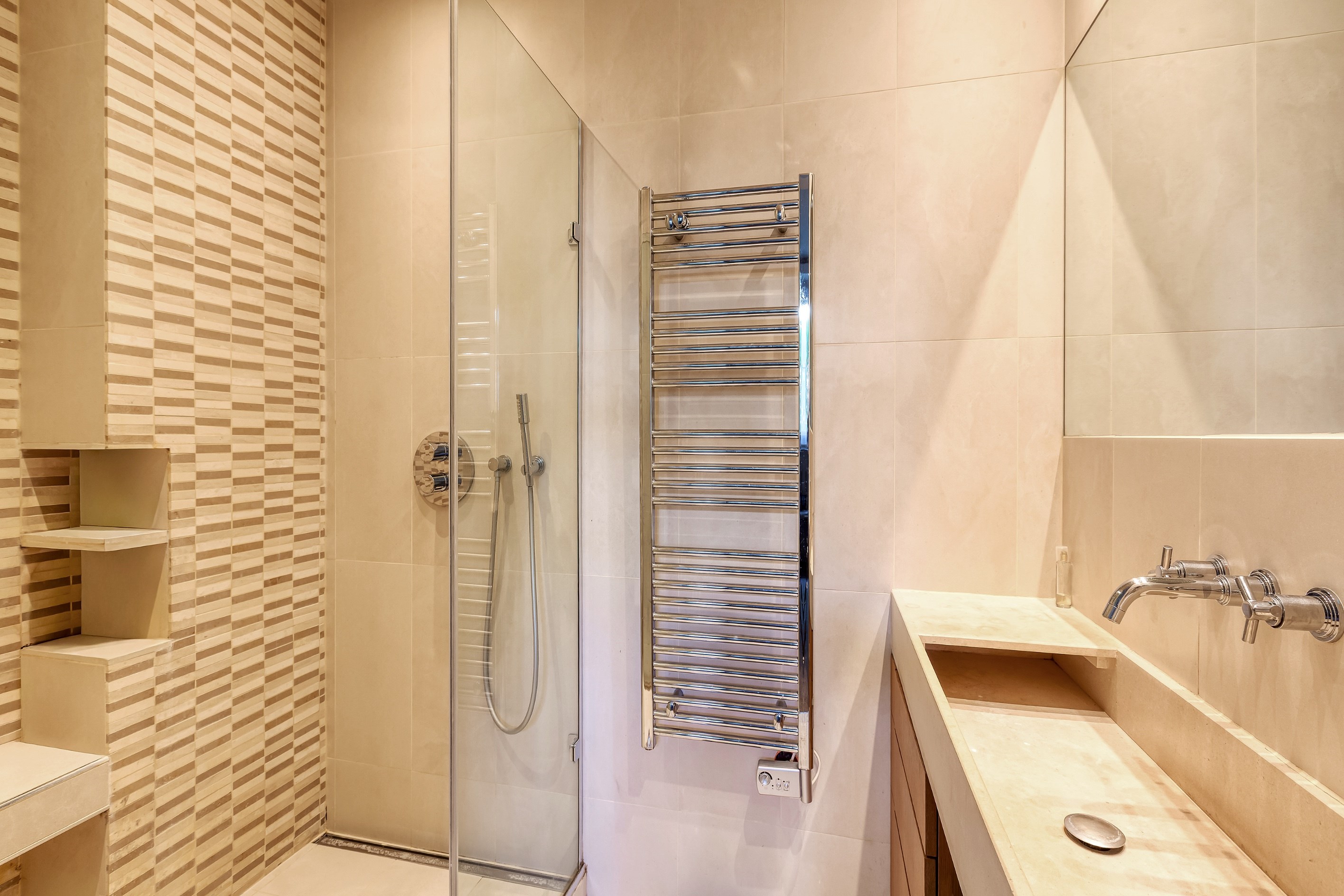  FOR SALE - Apartment with a garden - 4 bedrooms - Bd du Château - St Dominique … - 物件實景