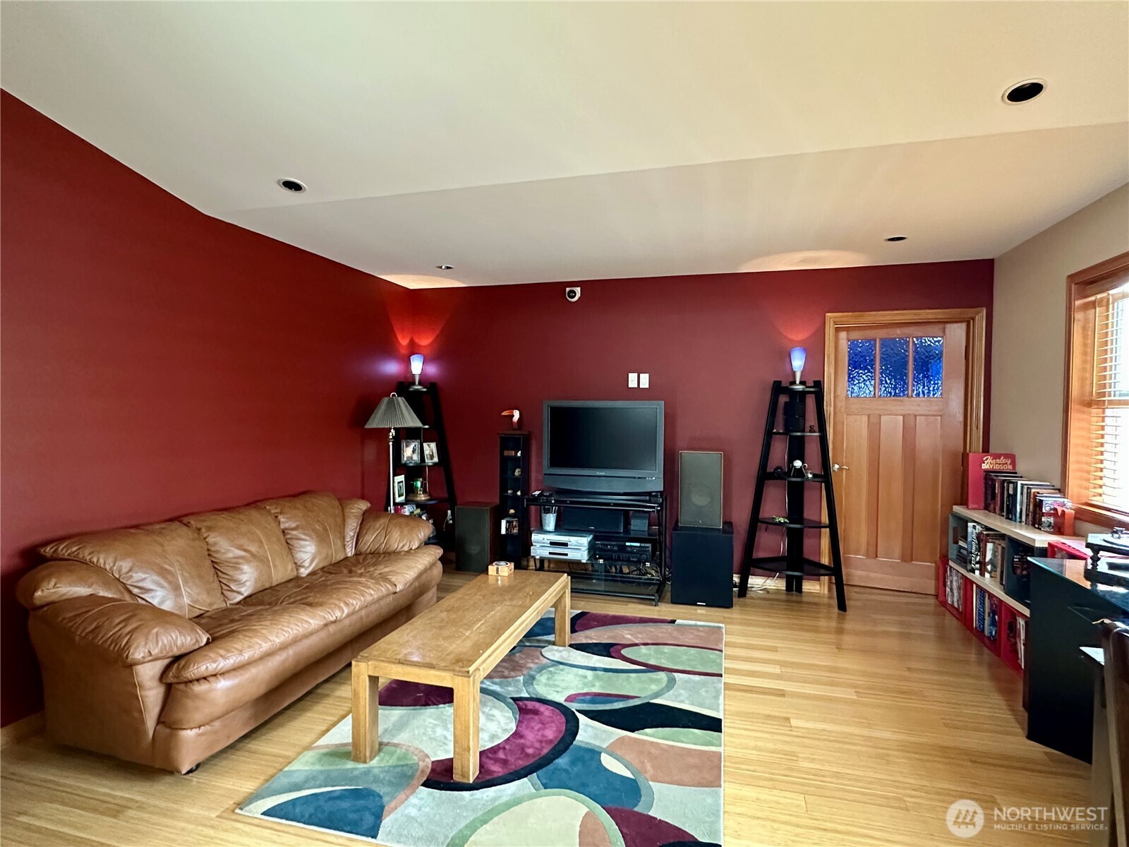 Kirkland, Washington, 98034, United States, 4 Bedrooms Bedrooms, ,3 BathroomsBathrooms,Residential,For Sale,1975566