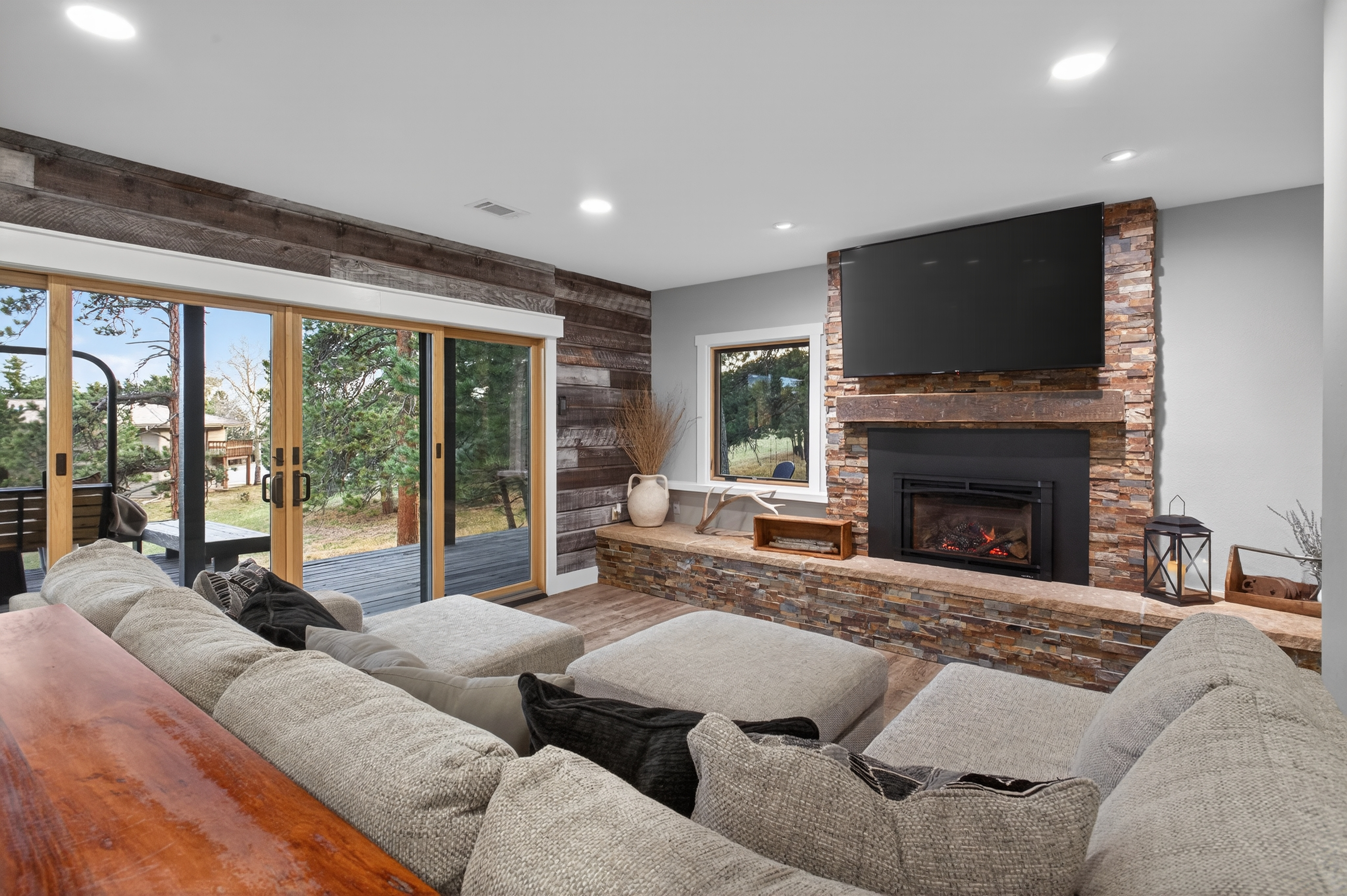  Thoughtfully Updated Throughout - 物件實景