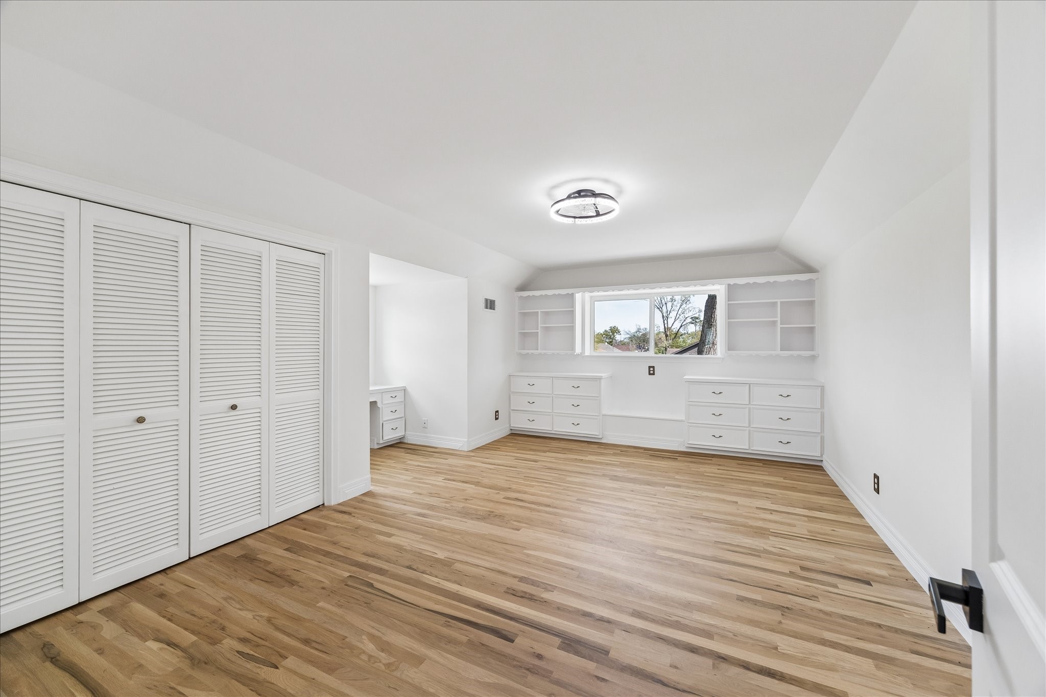  2302 Brooktree Drive - 物件實景