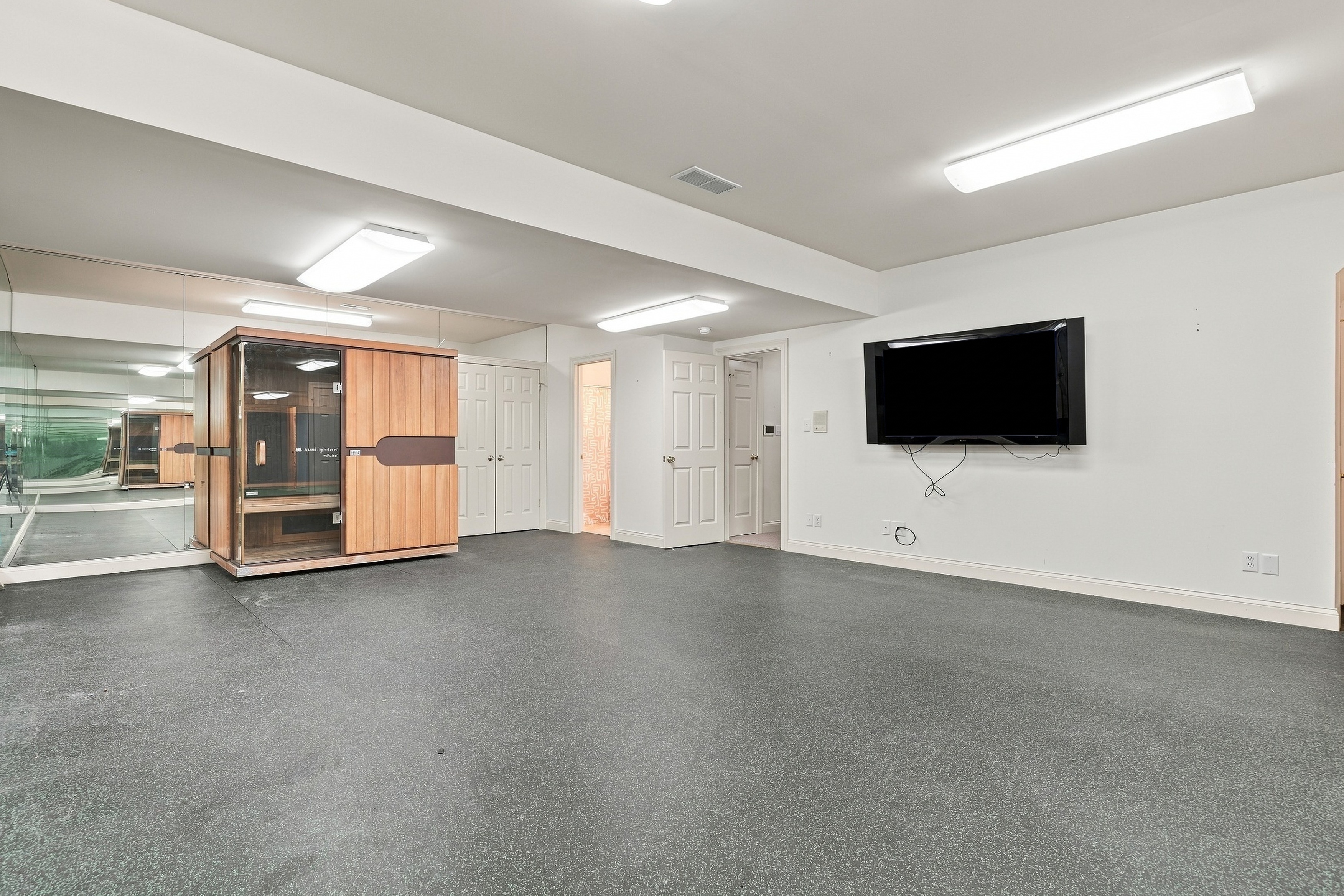  Sophisticated Clayton Home - 物件實景