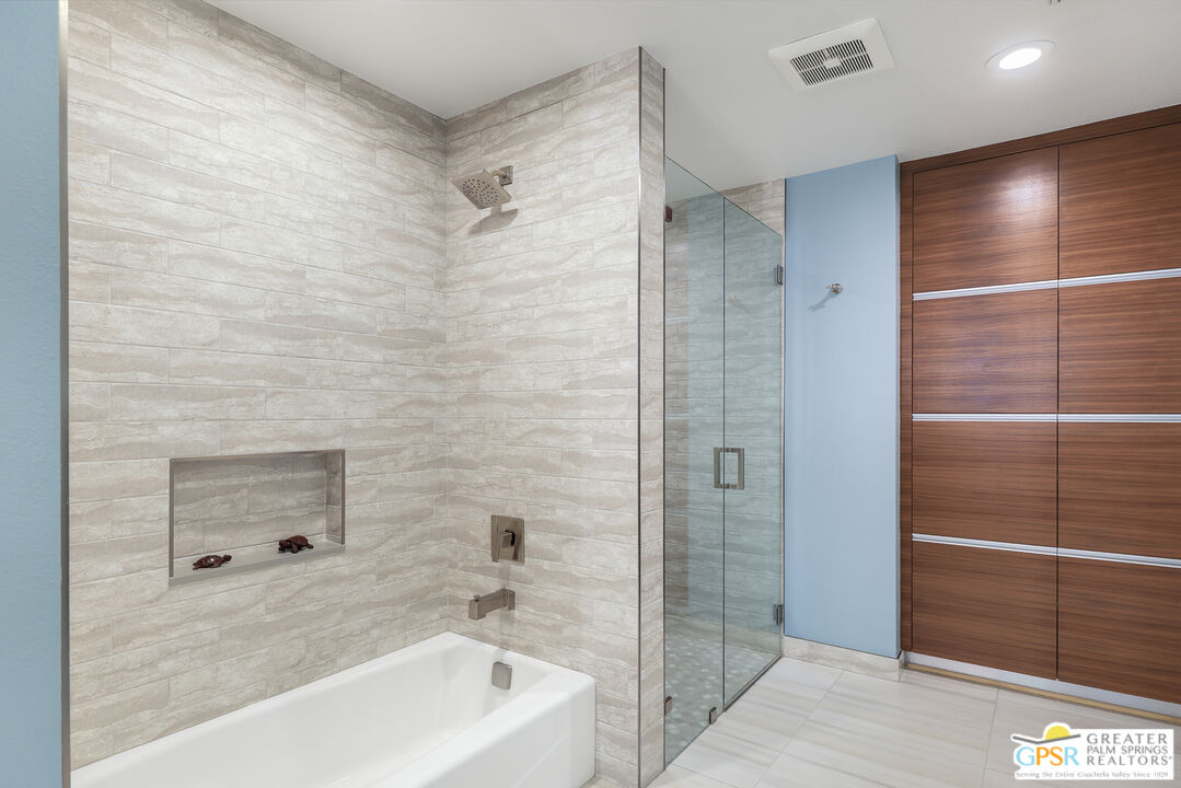 Palm Springs, California, 92264, United States, 2 Bedrooms Bedrooms, ,2 BathroomsBathrooms,Residential,For Sale,1989572