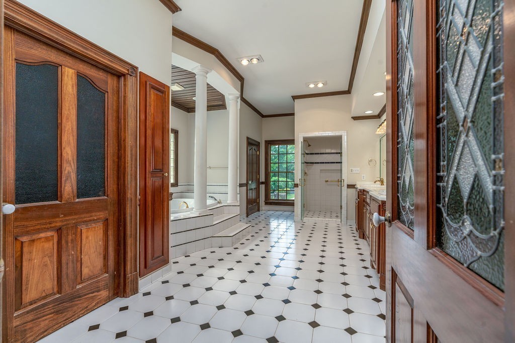 Clarksville, Tennessee, 37043, United States, 7 Bedrooms Bedrooms, ,7 BathroomsBathrooms,Residential,For Sale,1999210