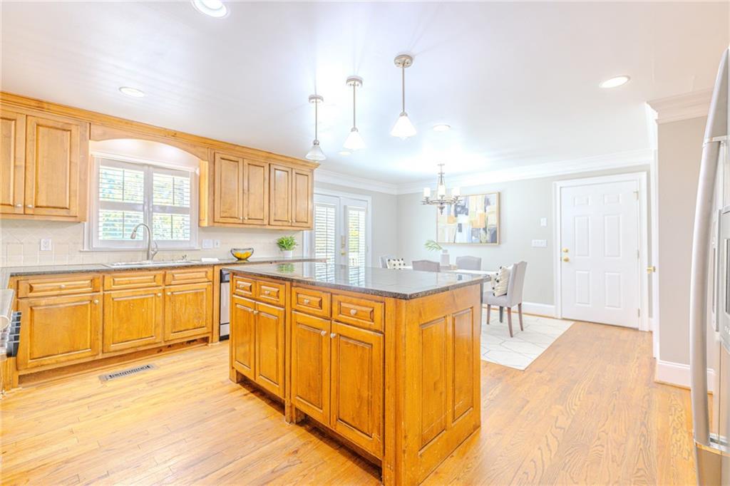 Atlanta, Georgia, 30350, United States, 5 Bedrooms Bedrooms, ,5 BathroomsBathrooms,Residential,For Sale,1987356