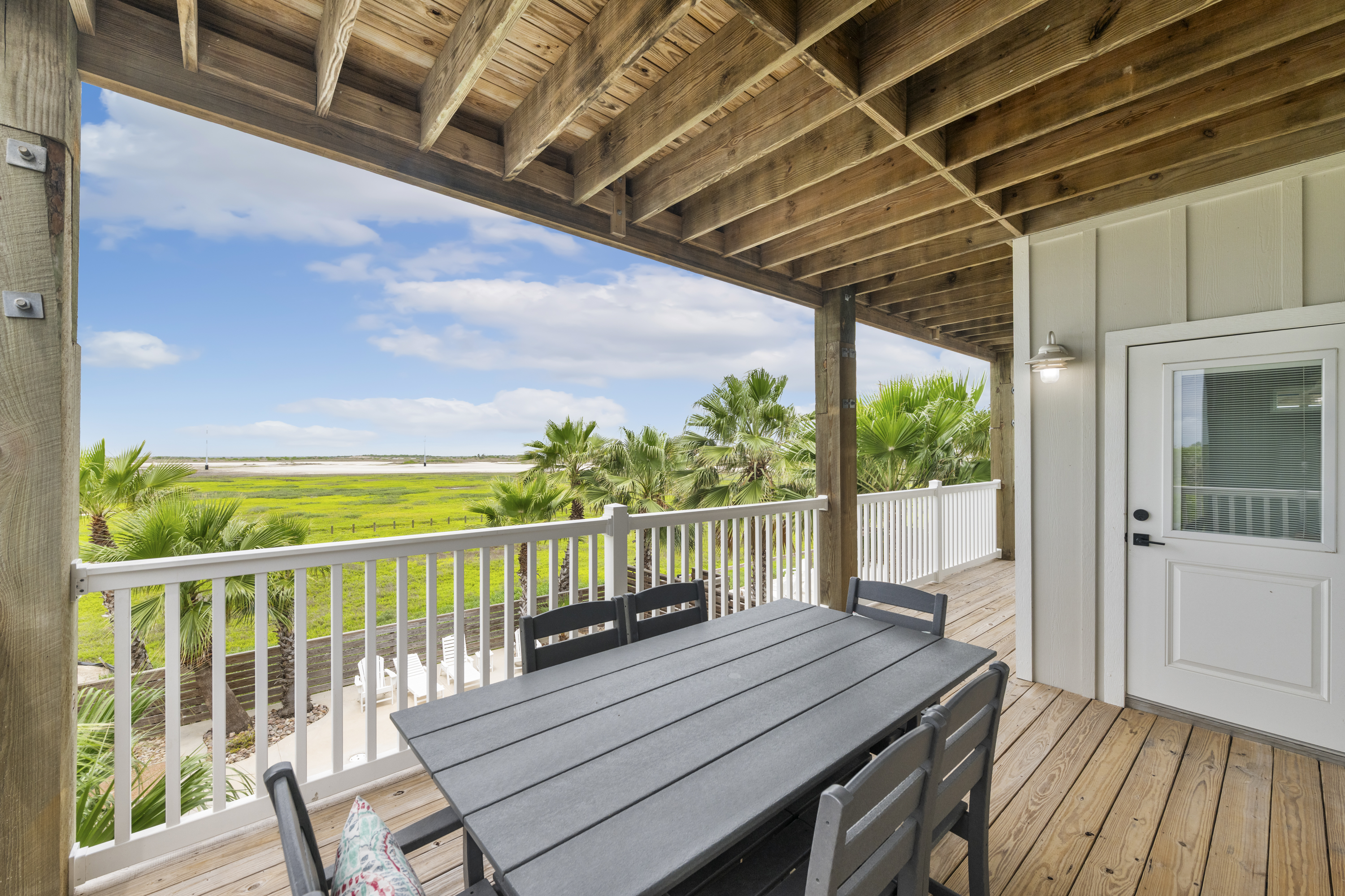  Coastal Living with Expansive Views - 物件實景