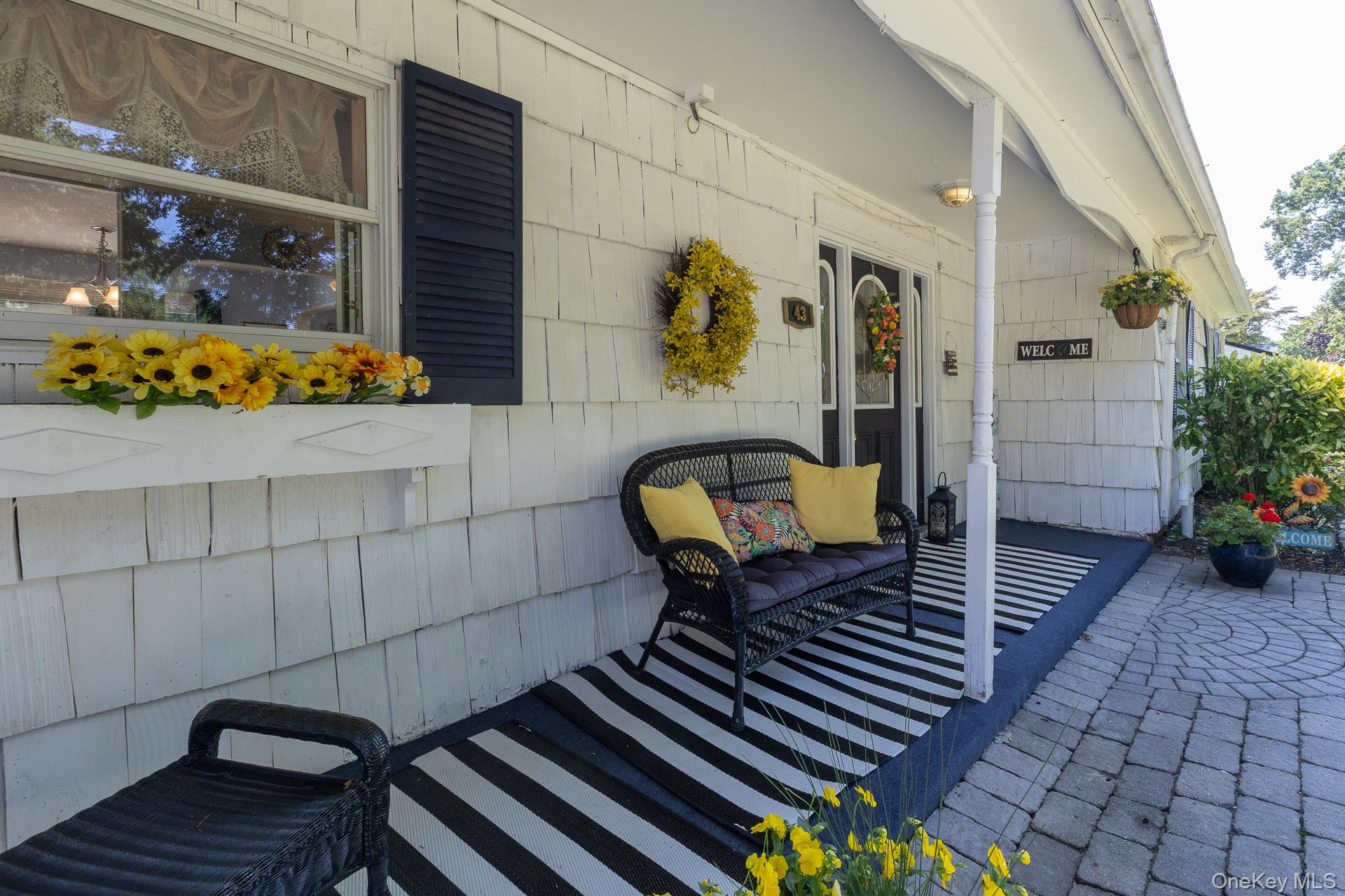 Shoreham, New York, 11786, United States, 3 Bedrooms Bedrooms, ,2 BathroomsBathrooms,Residential,For Sale,1908697