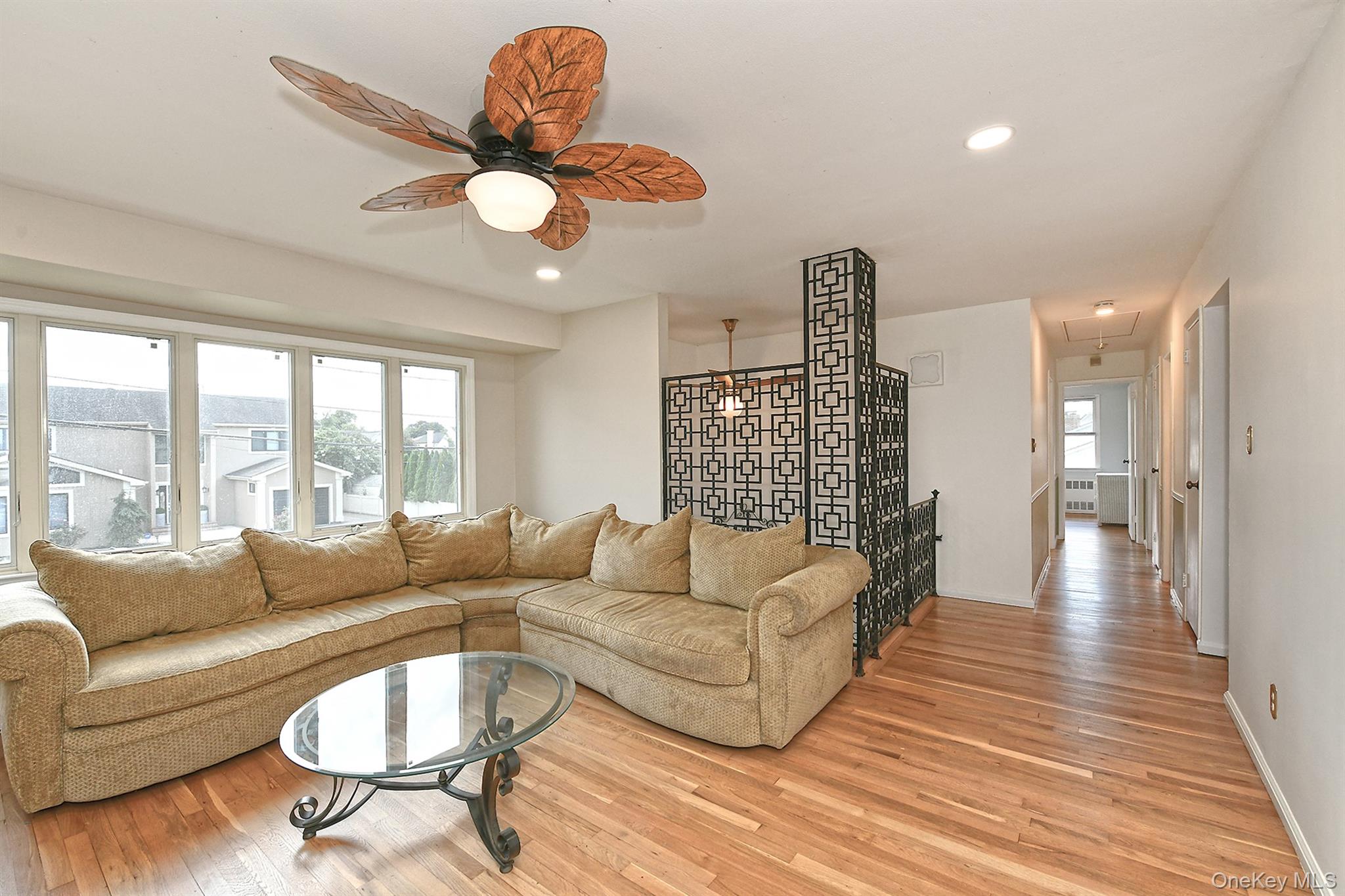 Hicksville, New York, 11801, United States, 3 Bedrooms Bedrooms, ,3 BathroomsBathrooms,Residential,For Sale,1932624