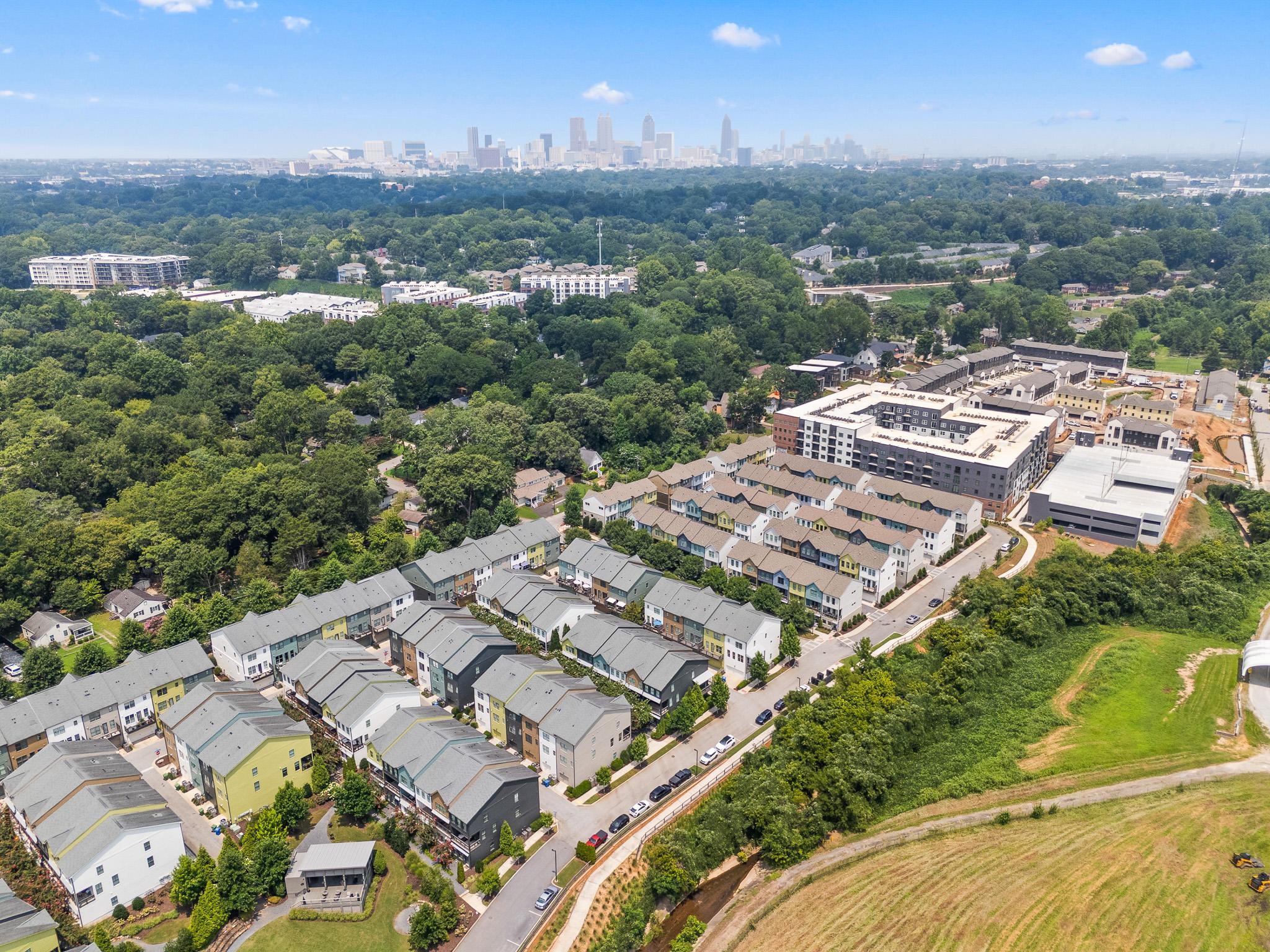  End-Unit Townhome in Premier BeltLine Community - 物件實景