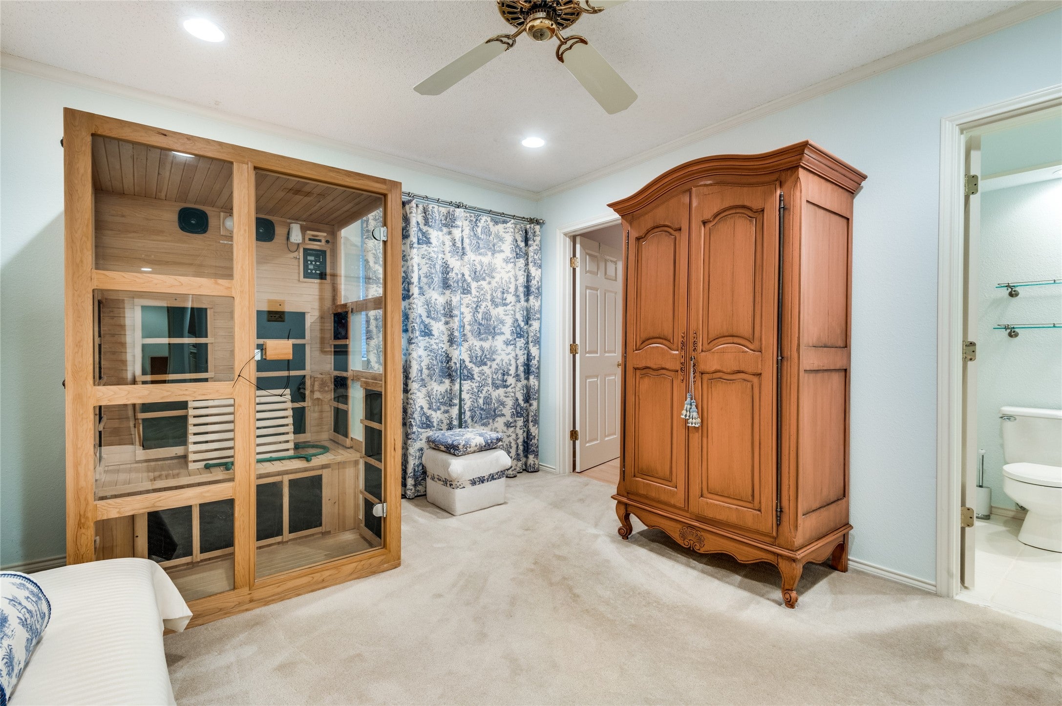 Bedford, Texas, 76021, United States, 5 Bedrooms Bedrooms, ,4 BathroomsBathrooms,Residential,For Sale,1976137