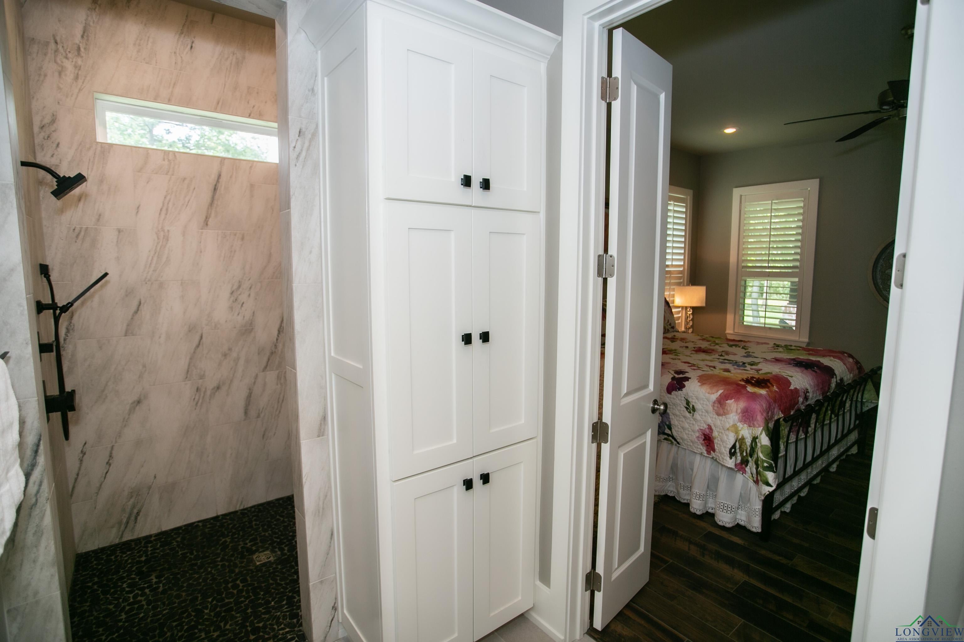Jefferson, Texas, 75657, United States, 3 Bedrooms Bedrooms, ,3 BathroomsBathrooms,Residential,For Sale,1916198