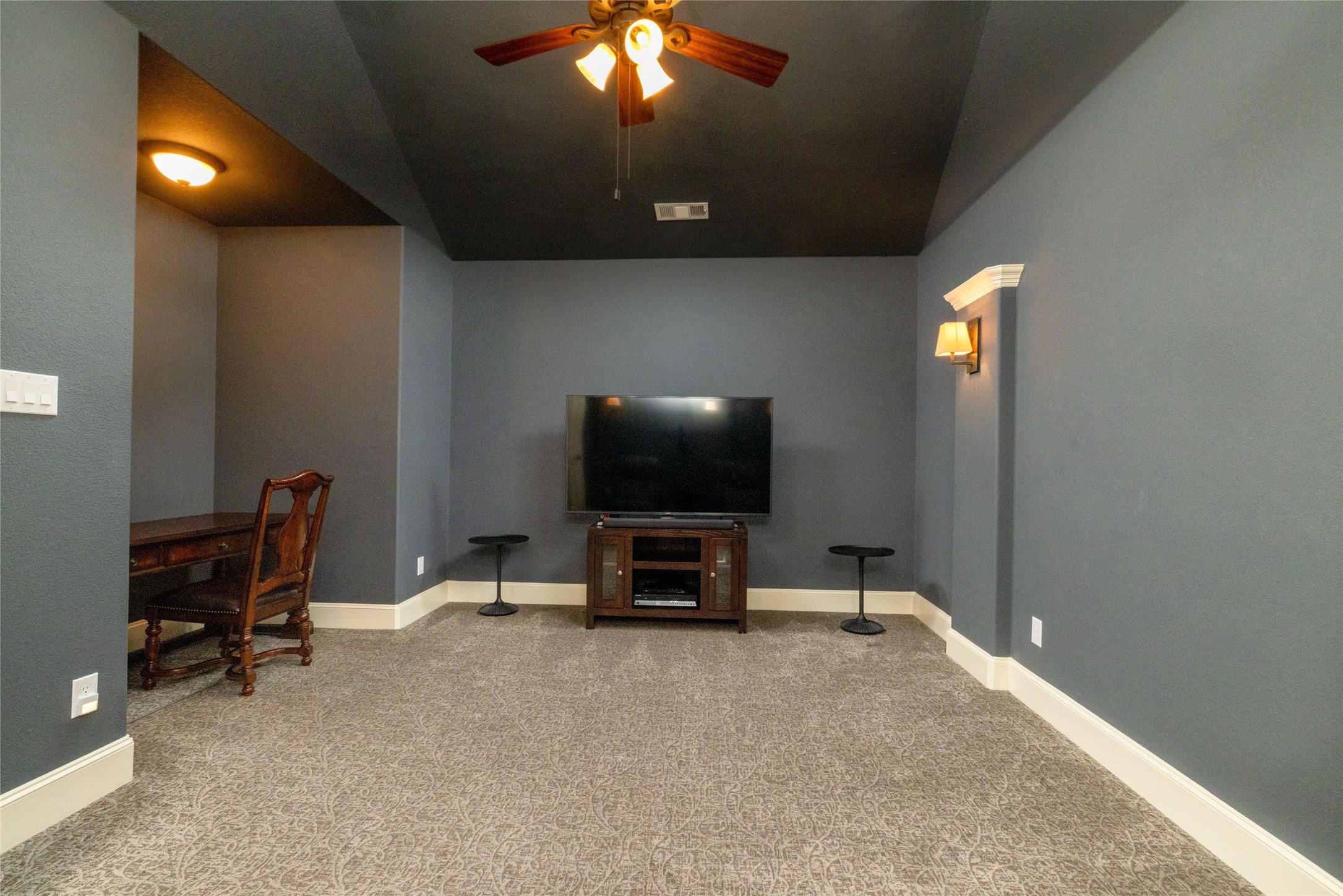 Lantana, Texas, 76226, United States, 3 Bedrooms Bedrooms, ,4 BathroomsBathrooms,Residential,For Sale,1902225