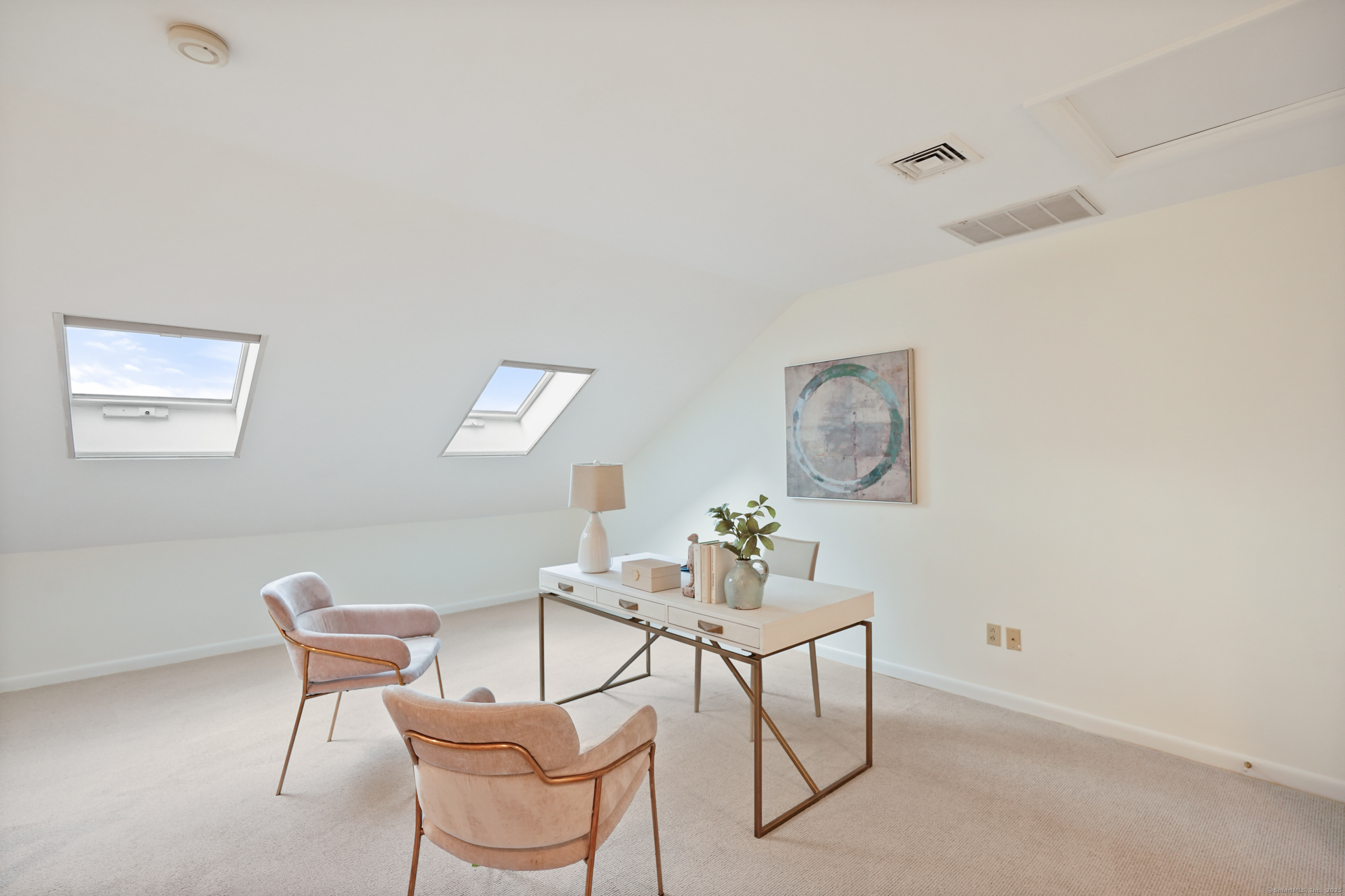 Stamford, Connecticut, 06905, United States, 2 Bedrooms Bedrooms, ,3 BathroomsBathrooms,Residential,For Sale,1997039