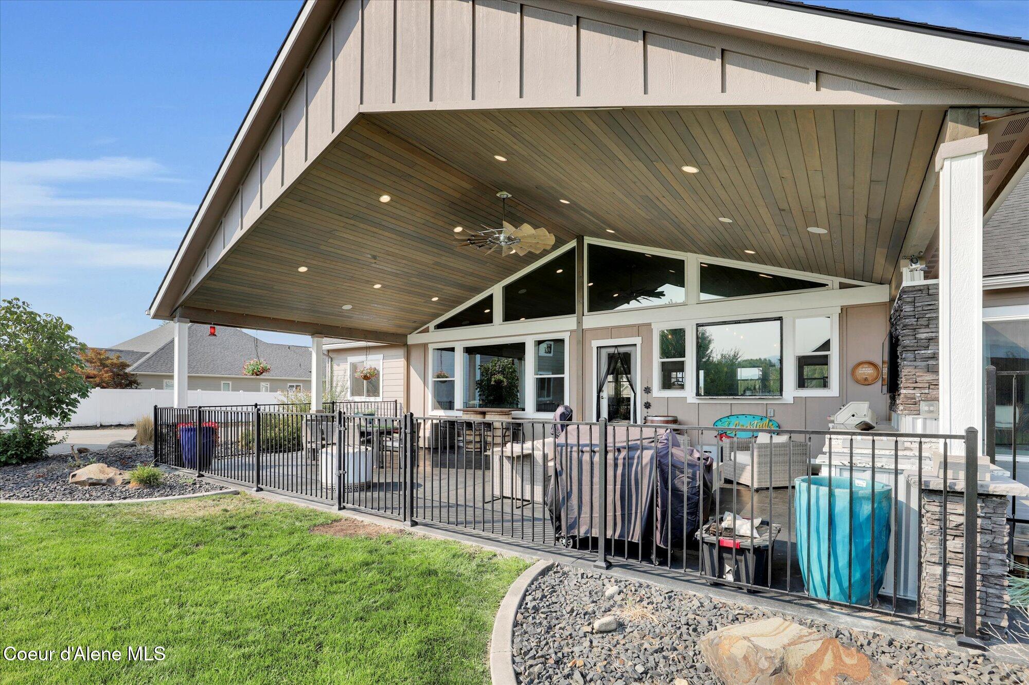 Post Falls, Idaho, 83854, United States, 5 Bedrooms Bedrooms, ,5 BathroomsBathrooms,Residential,For Sale,1981569